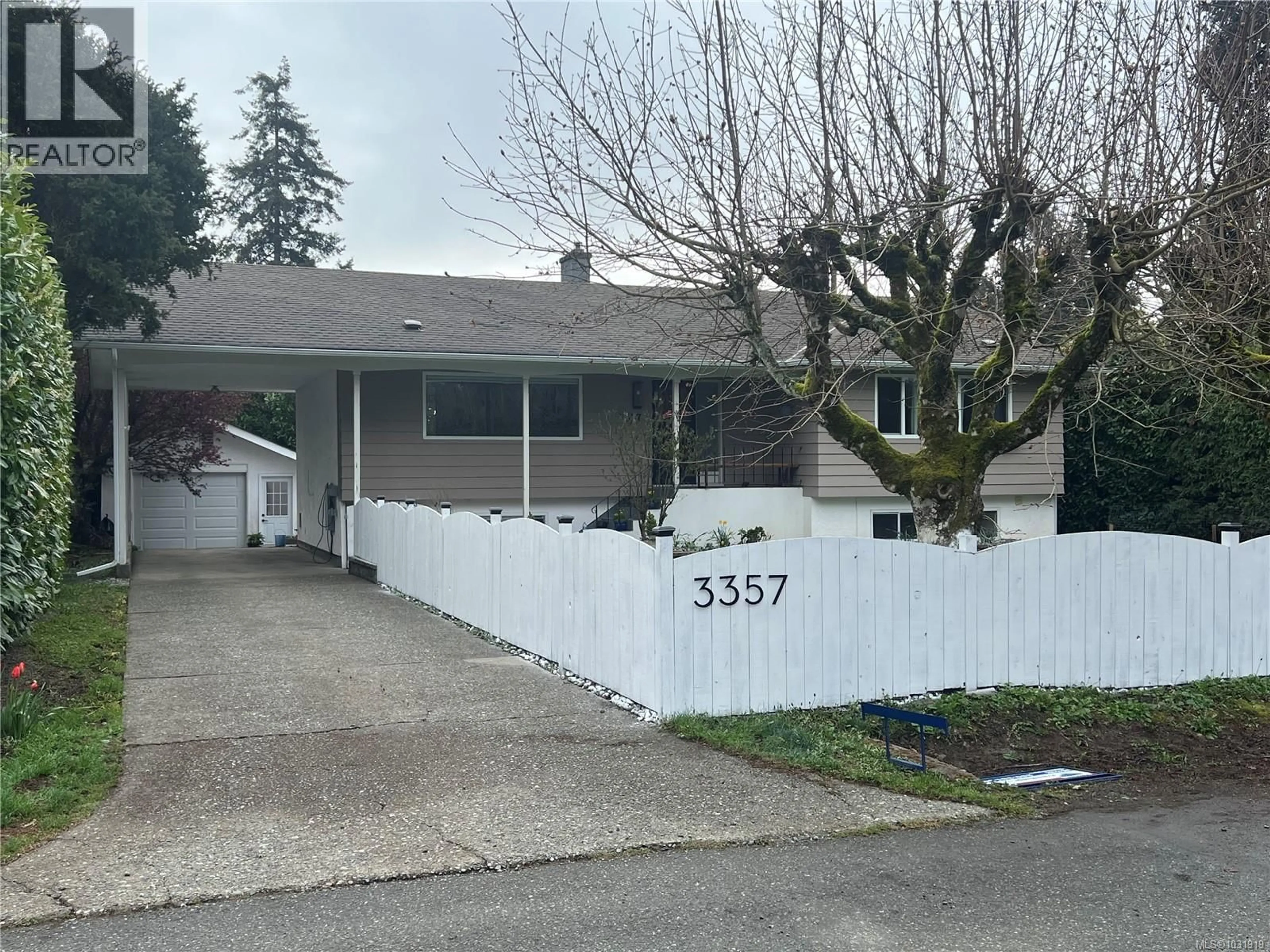 Home with vinyl exterior material, street for 3357 SWINDELL CRESCENT, Colwood British Columbia V9C2G5