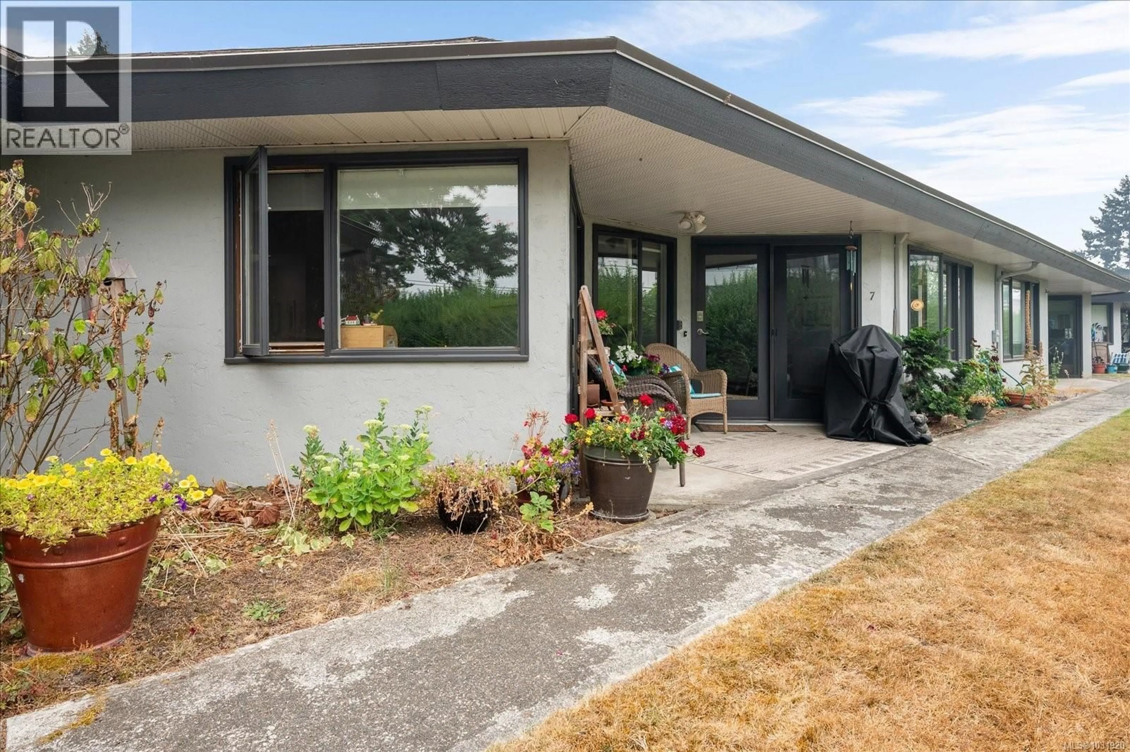 Home with vinyl exterior material, street for 7 - 219 BAGSHAW STREET, Parksville British Columbia V9P2H1