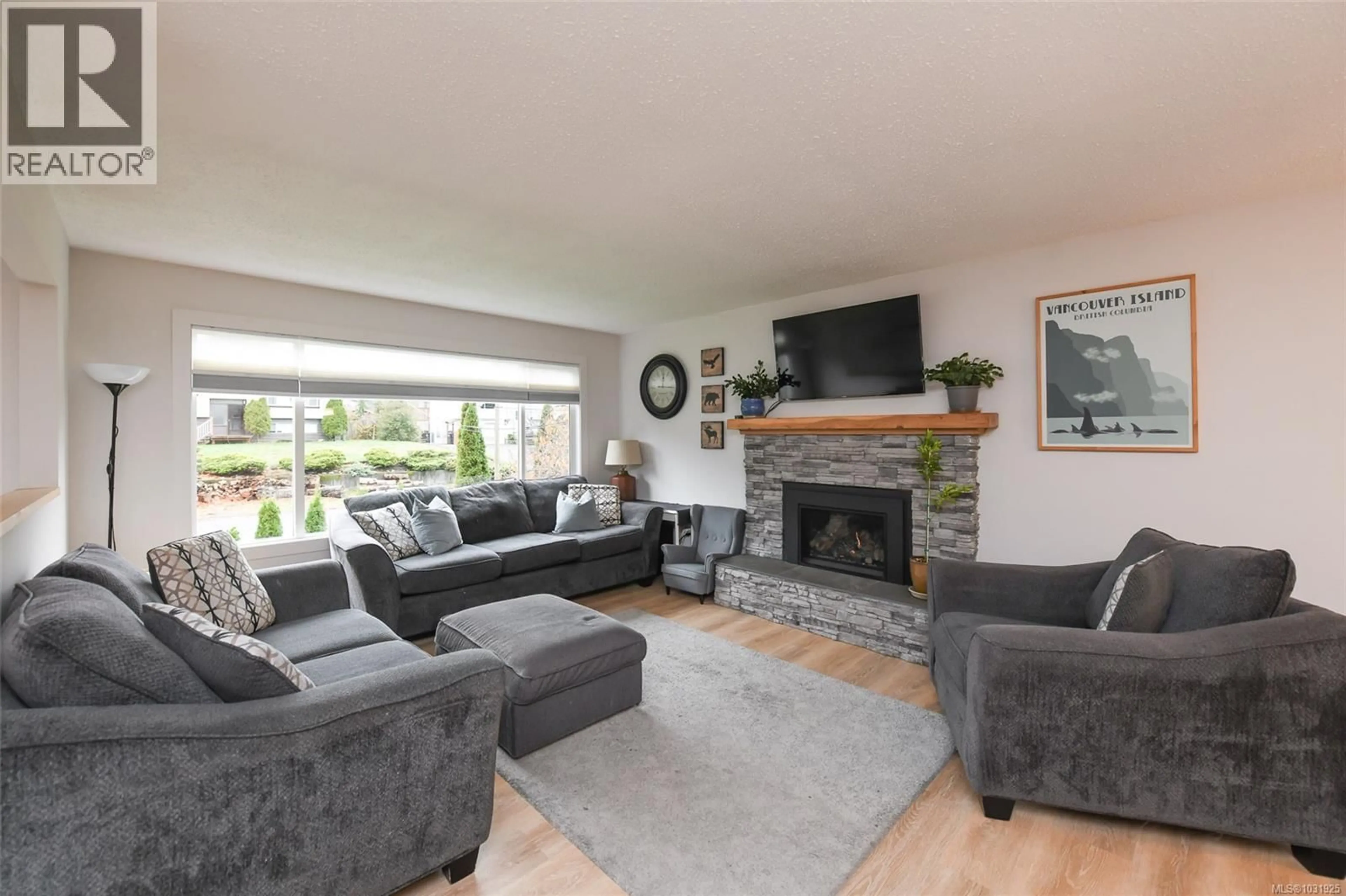 Living room with furniture, unknown for 78 ROD & GUN ROAD, Courtenay British Columbia V9N3M9