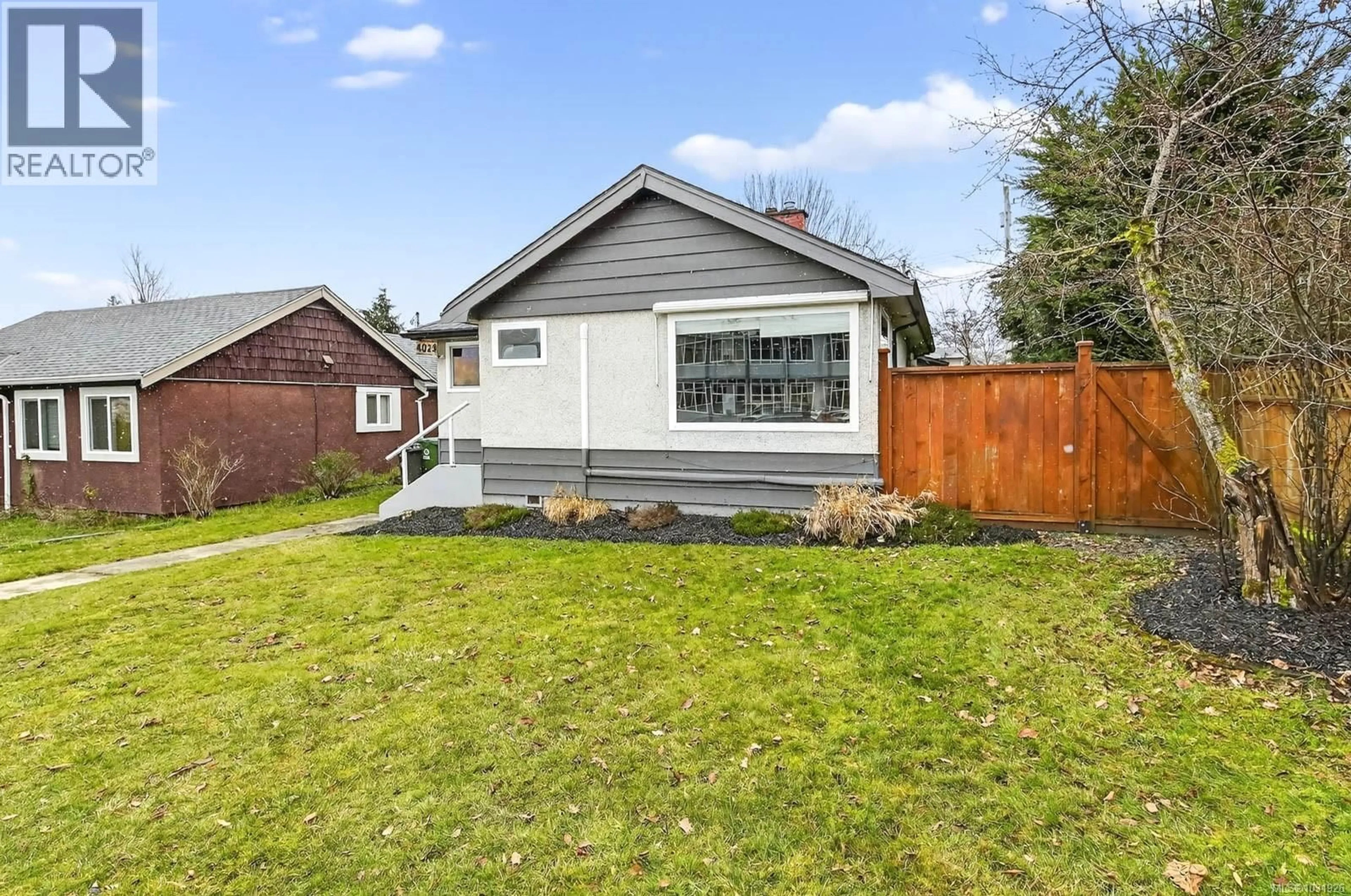 Home with vinyl exterior material, street for 4029 8TH AVENUE, Port Alberni British Columbia V9Y4S3