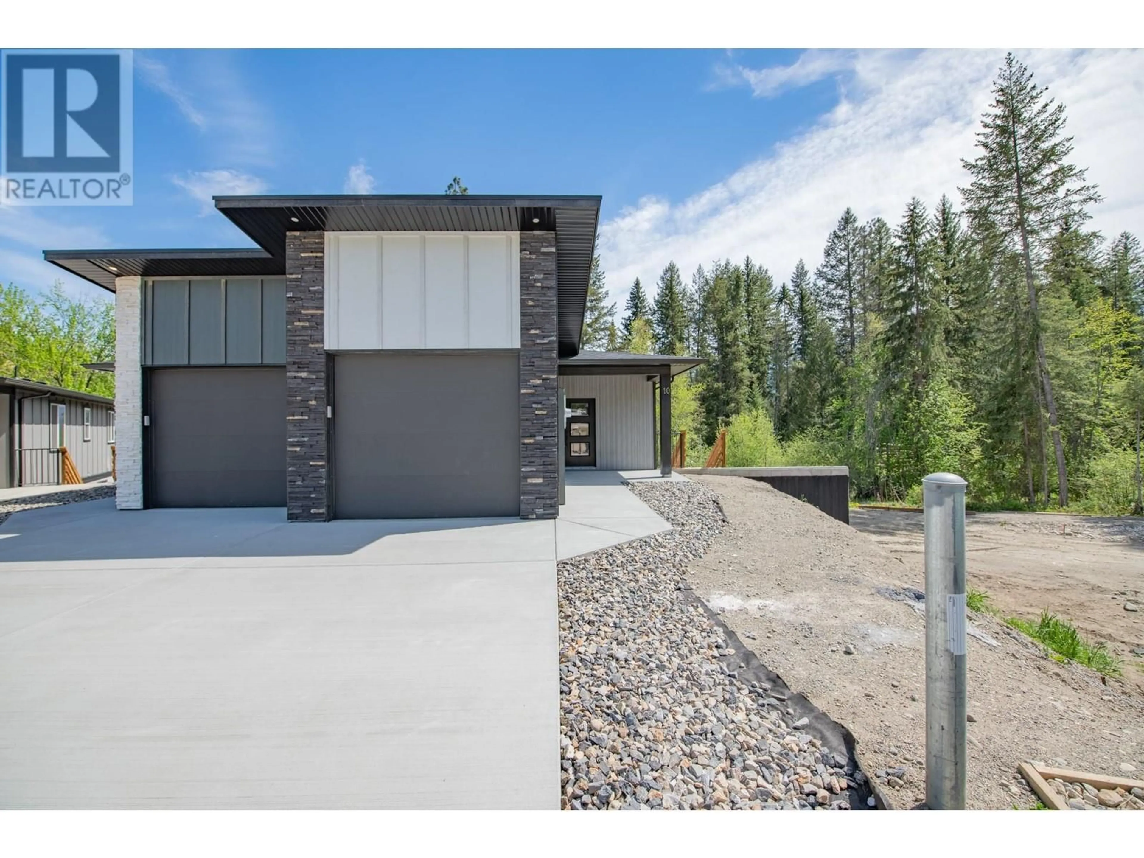 Frontside or backside of a home for 2508 Shuswap Avenue Unit# 10, Lumby British Columbia V0E2G5