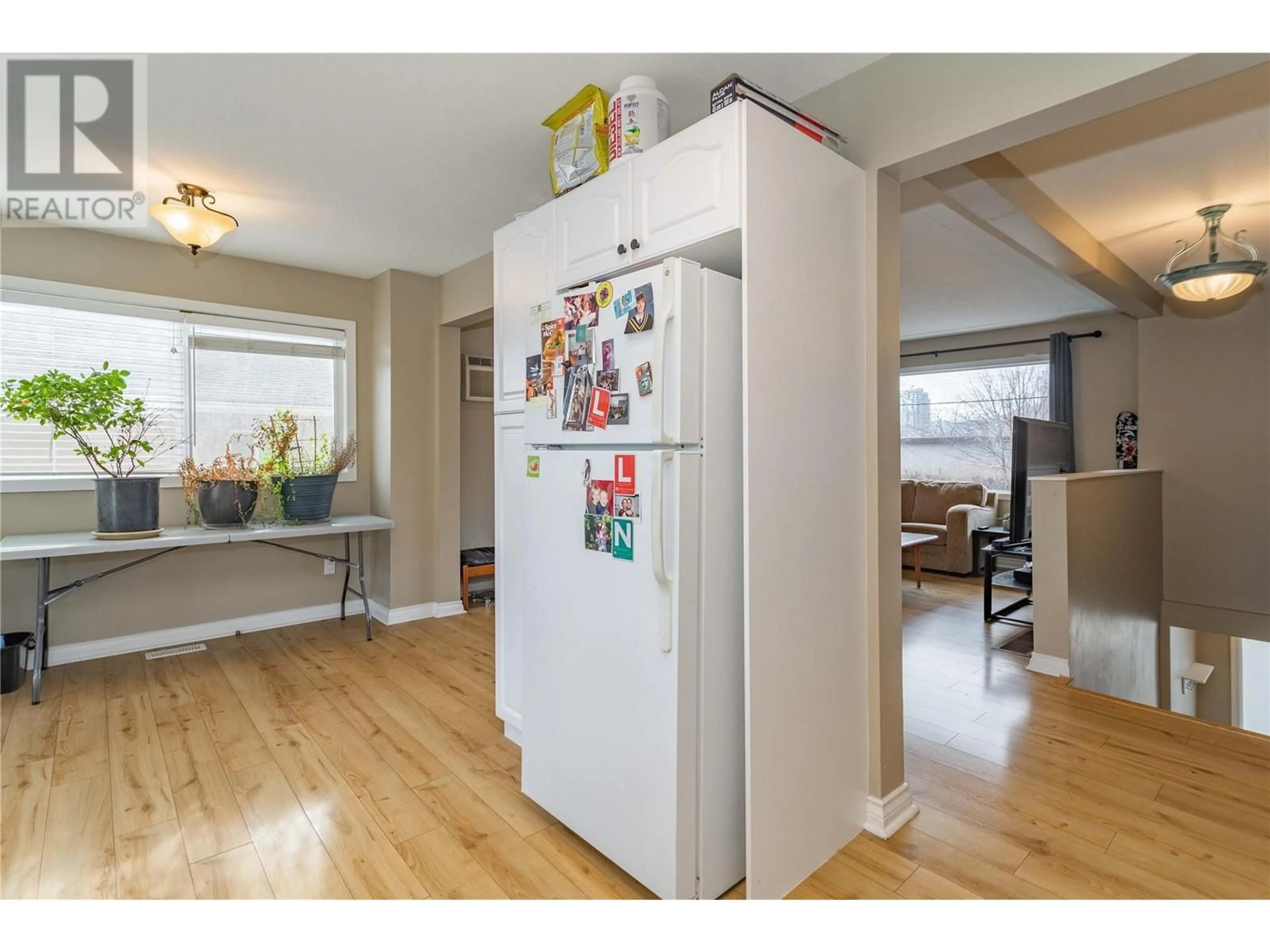Unknown for 885 WALROD STREET, Kelowna British Columbia V1Y2S4