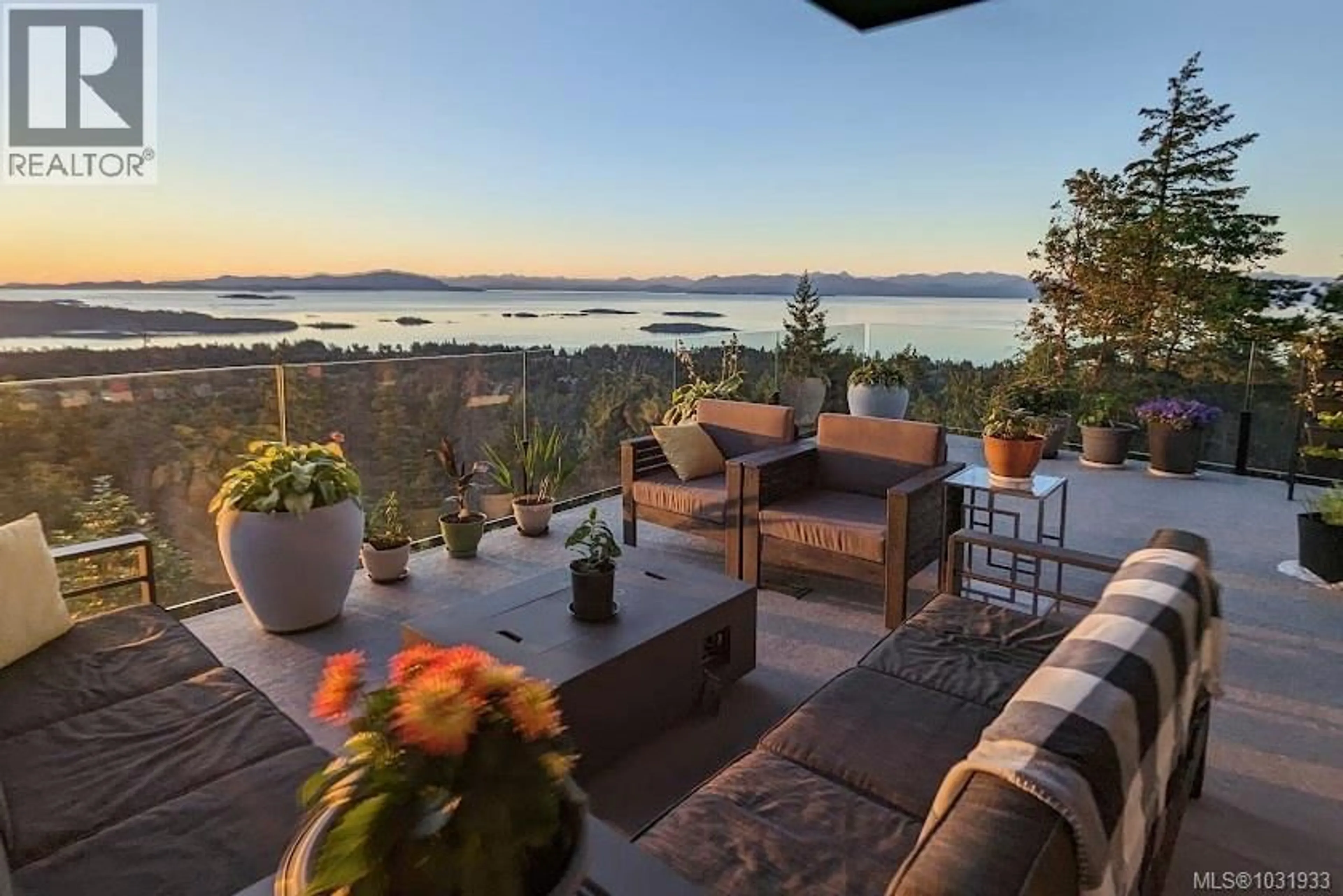 Patio, water/lake/river/ocean view for 7478 HIGH RIDGE CRESCENT, Lantzville British Columbia V0R2H0
