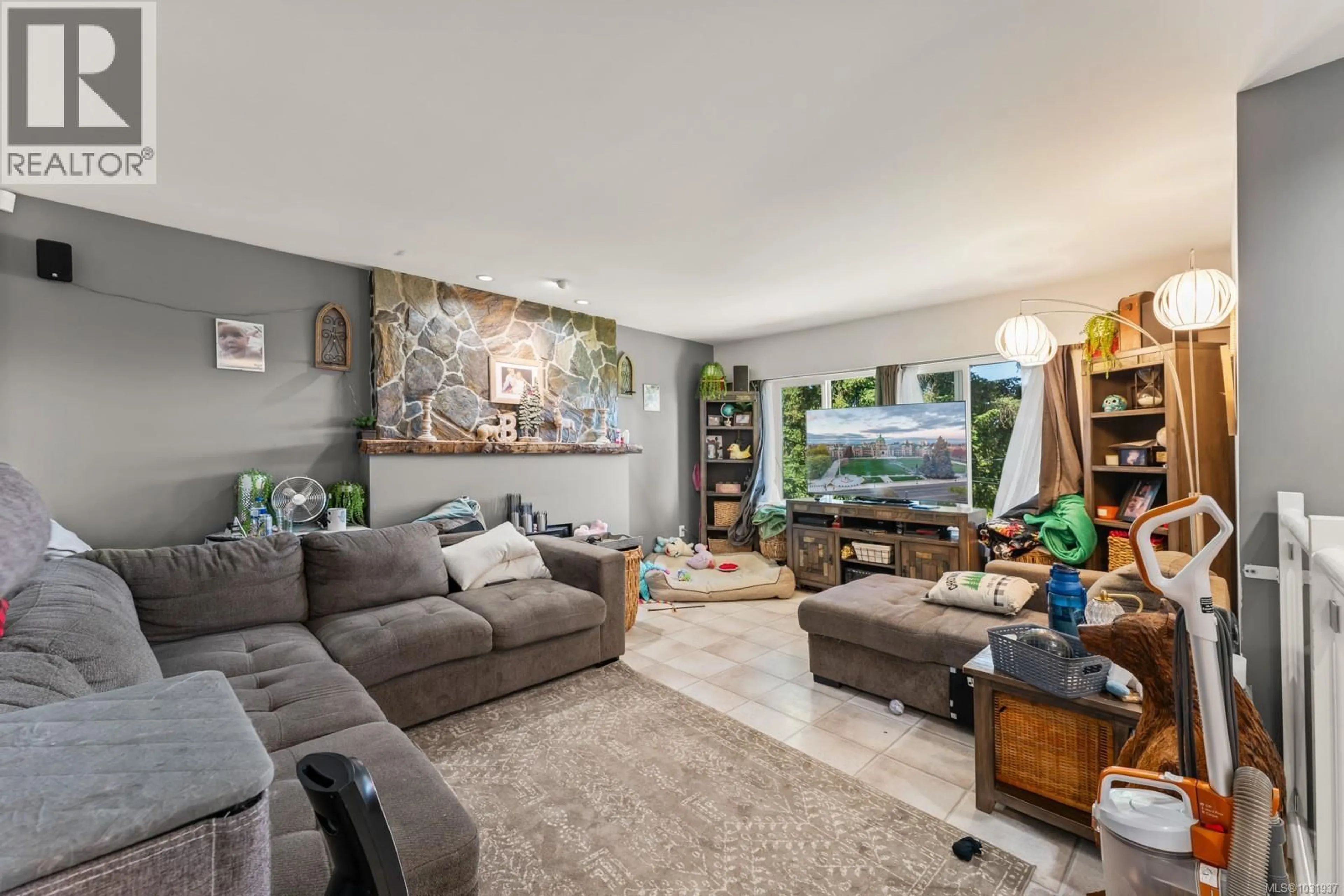 Living room with furniture, unknown for 405 TAMARACK ROAD, Colwood British Columbia V9B2R4