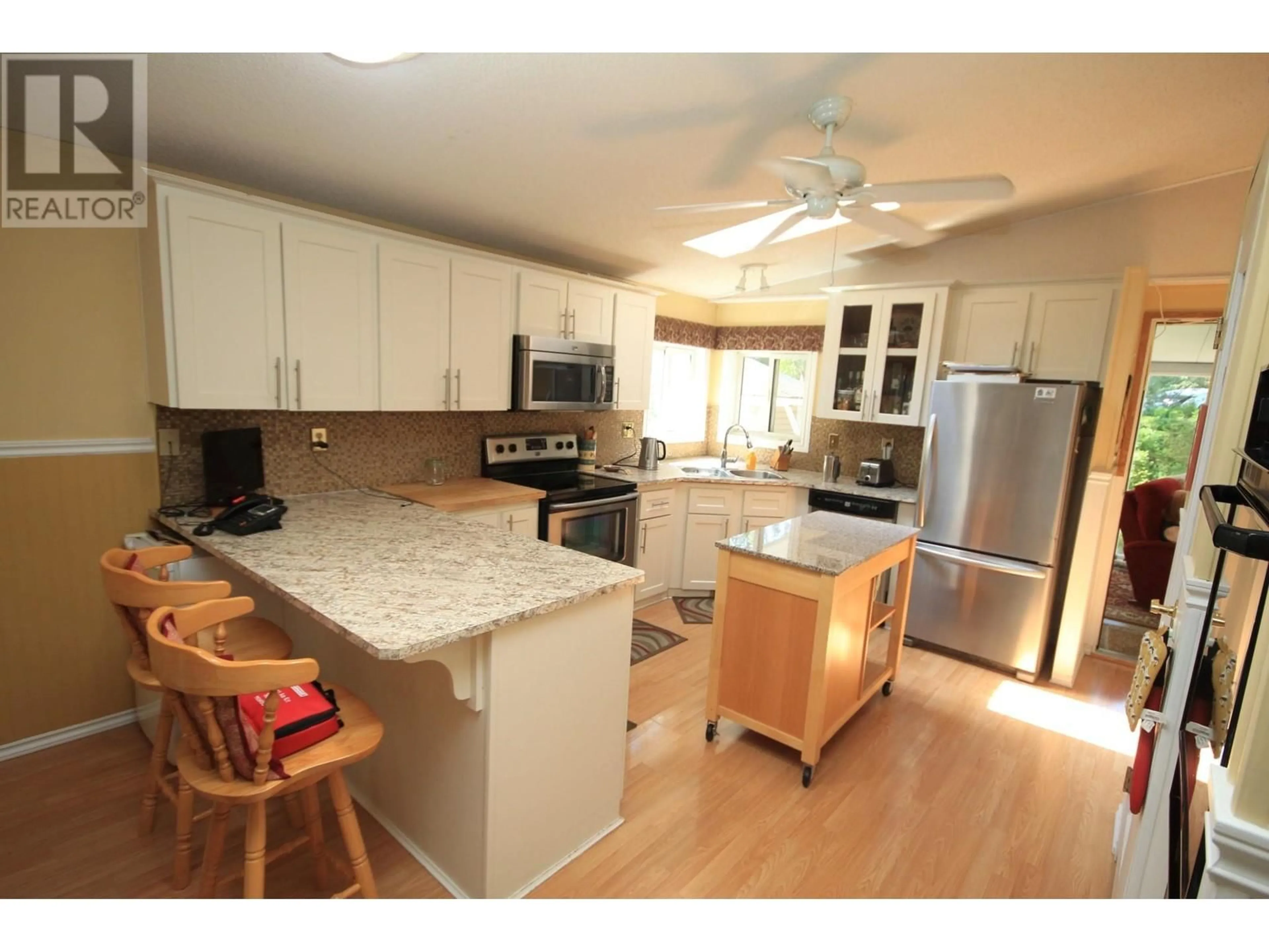 Open concept kitchen for 8487 HWY 97 Unit# 122, Oliver British Columbia V0H1T2