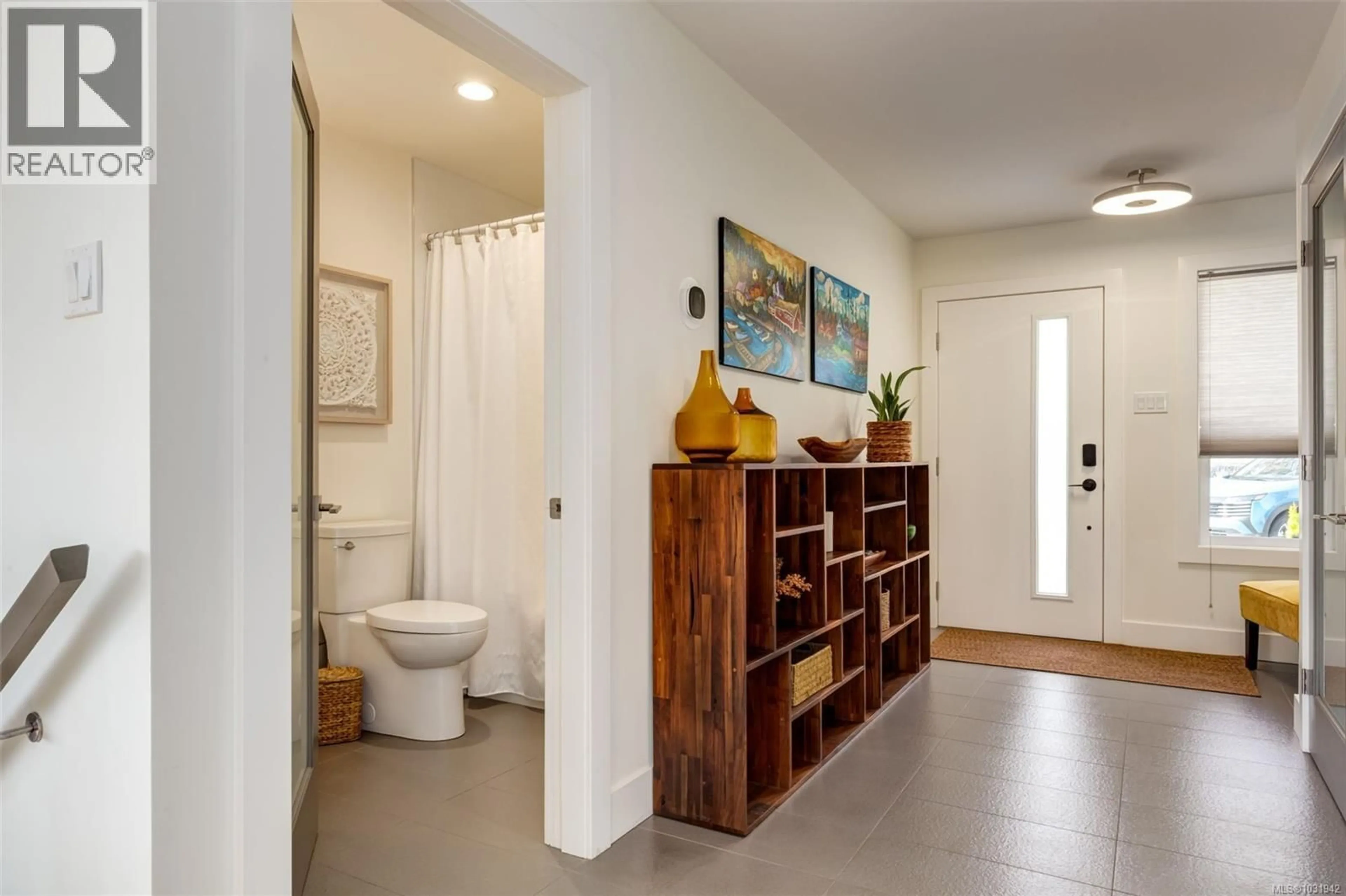 Indoor entryway for 3710 HAMMOND BAY ROAD, Nanaimo British Columbia V9T1G1