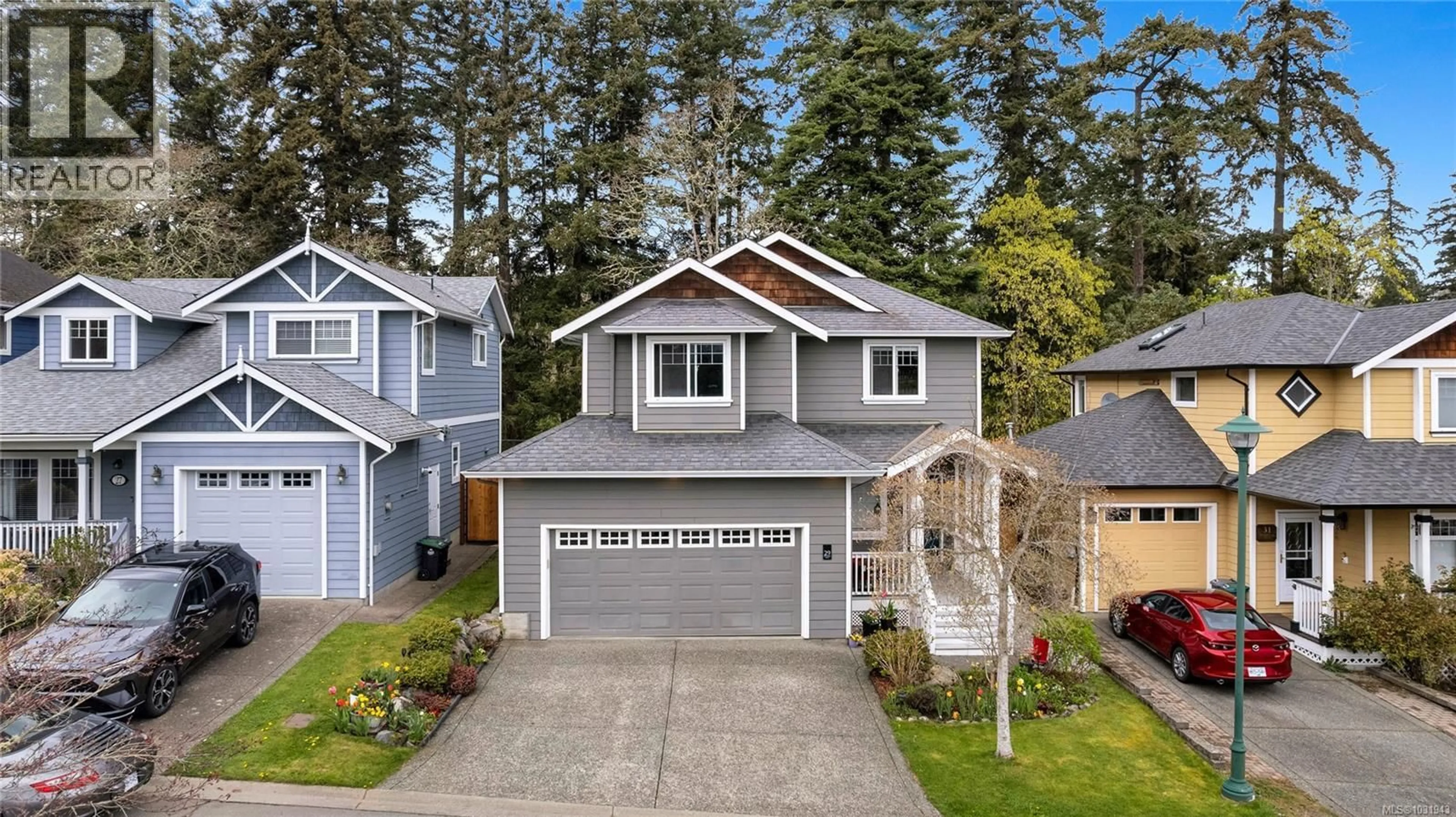 Home with vinyl exterior material, street for 29 STONERIDGE DRIVE, View Royal British Columbia V9B6M4