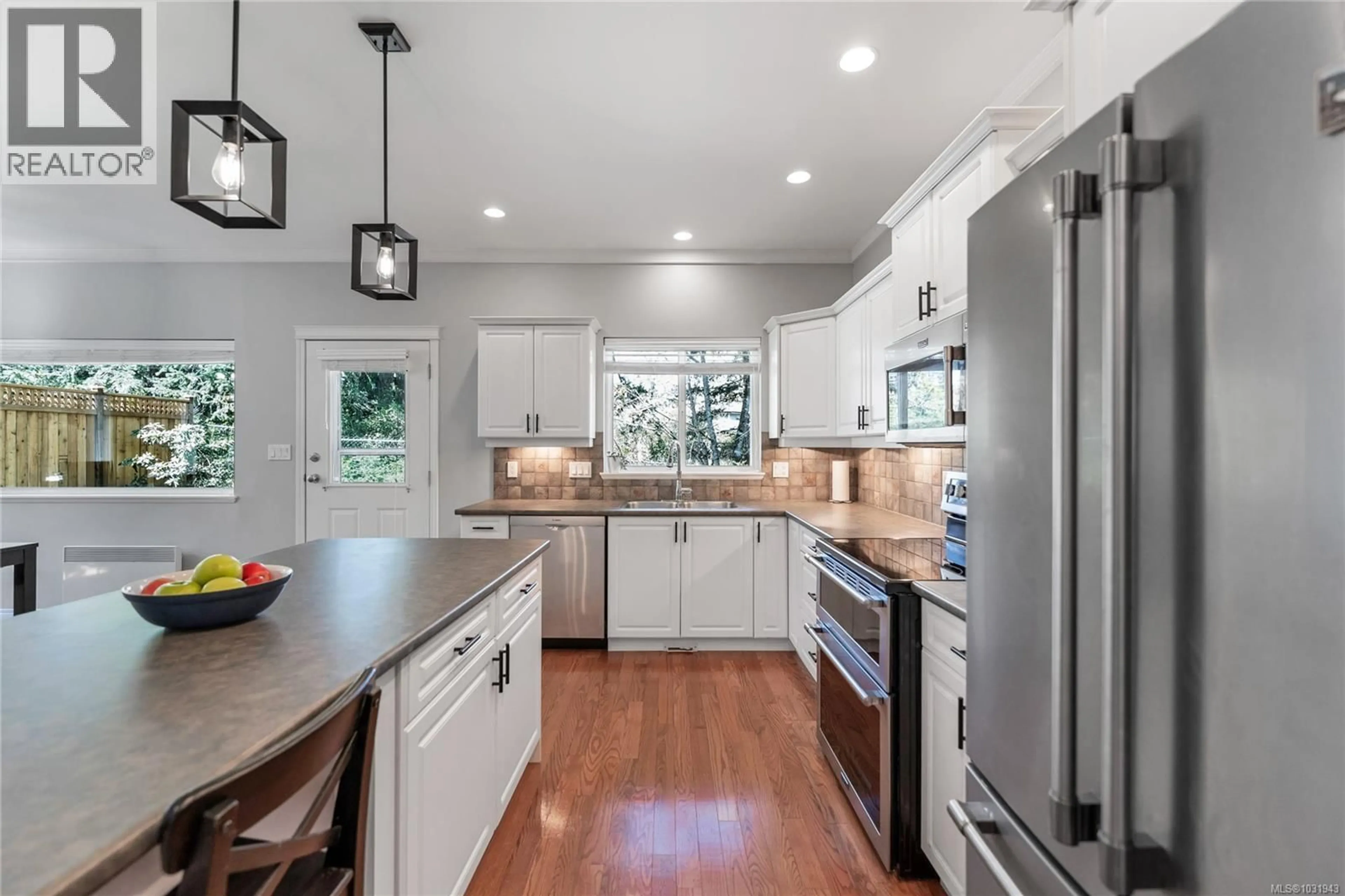 Open concept kitchen, unknown for 29 STONERIDGE DRIVE, View Royal British Columbia V9B6M4