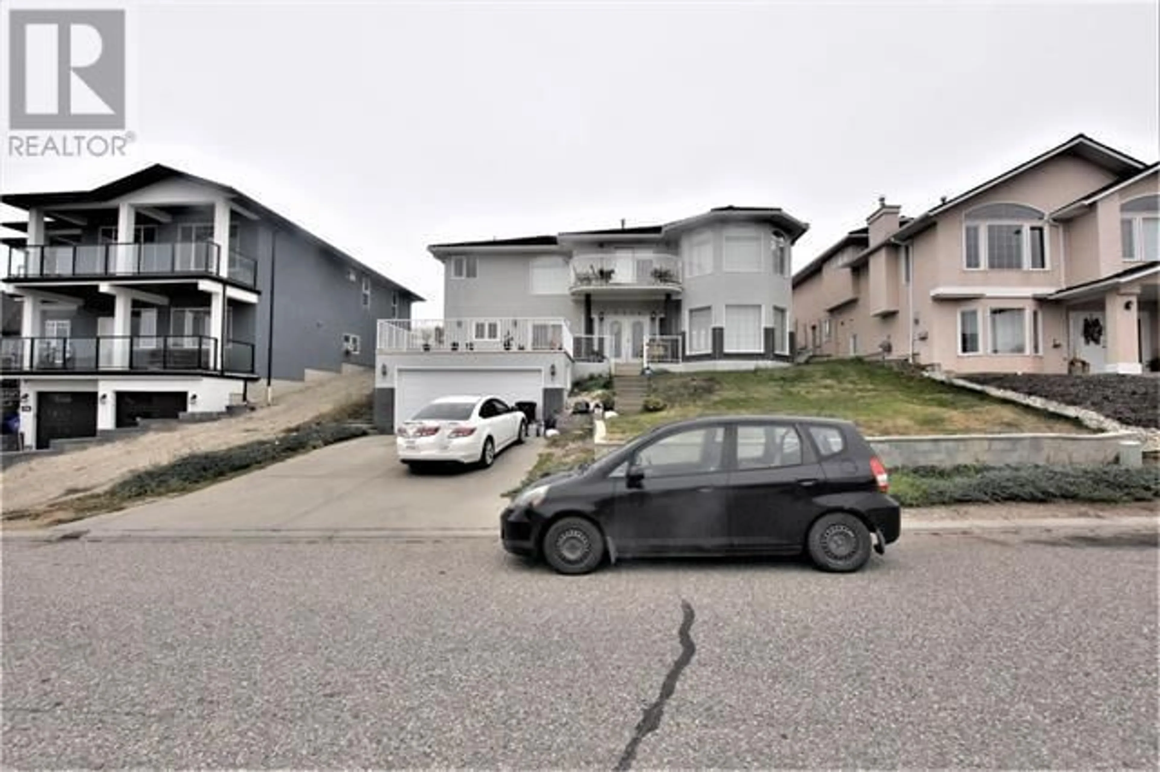 A pic from outside/outdoor area/front of a property/back of a property/a pic from drone, street for 4904 VALLEYVIEW PLACE, Vernon British Columbia V1T9L6