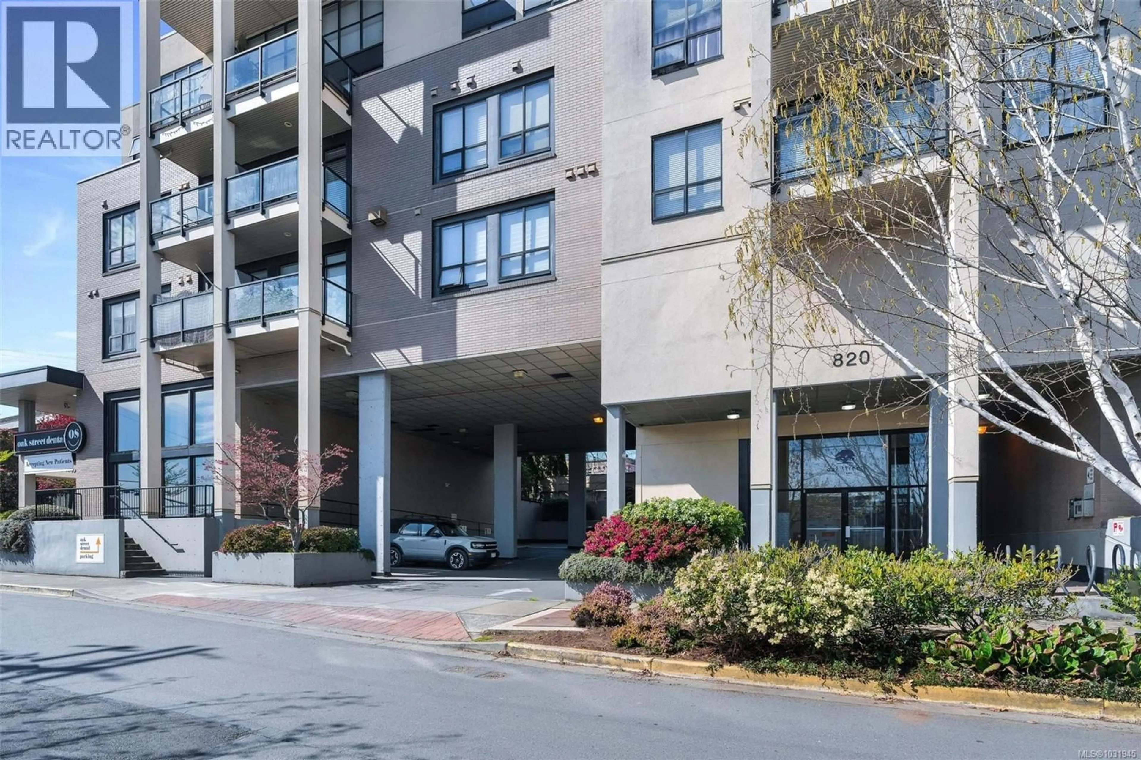 Unknown for 205 - 820 SHORT STREET, Saanich British Columbia V8X2V6