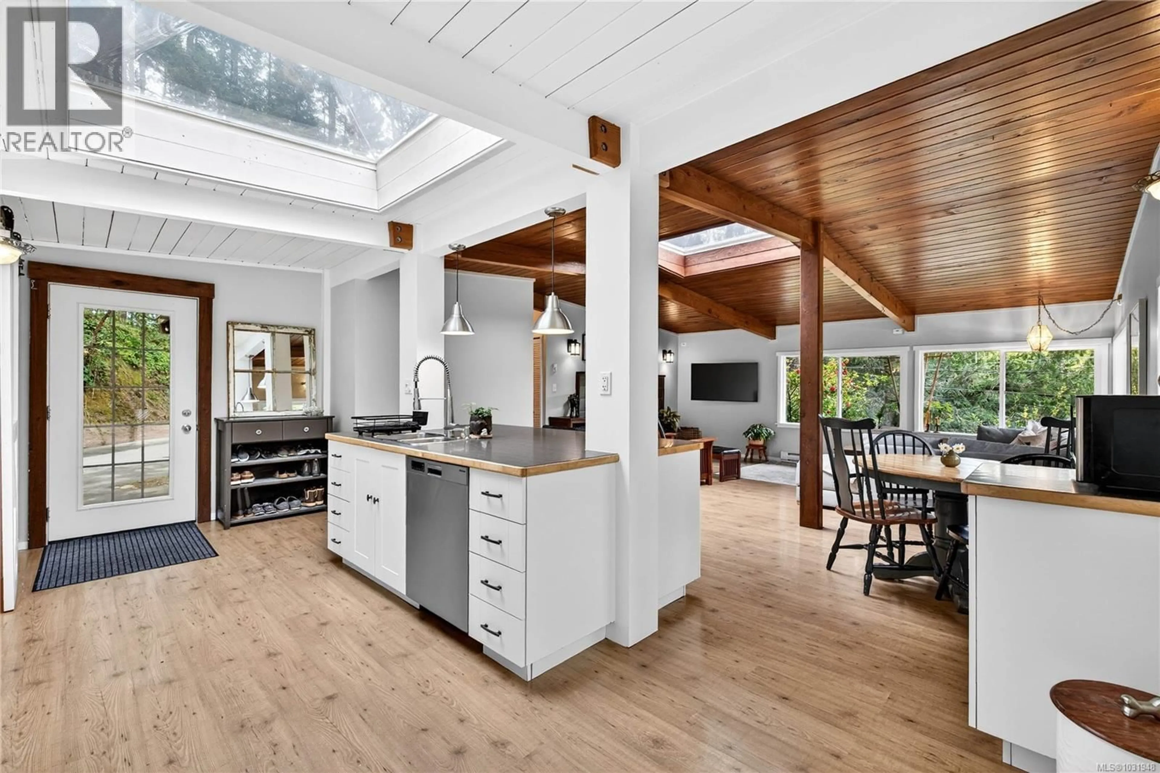 Open concept kitchen, unknown for 1465 NORTH END ROAD, Salt Spring British Columbia V8K1M5