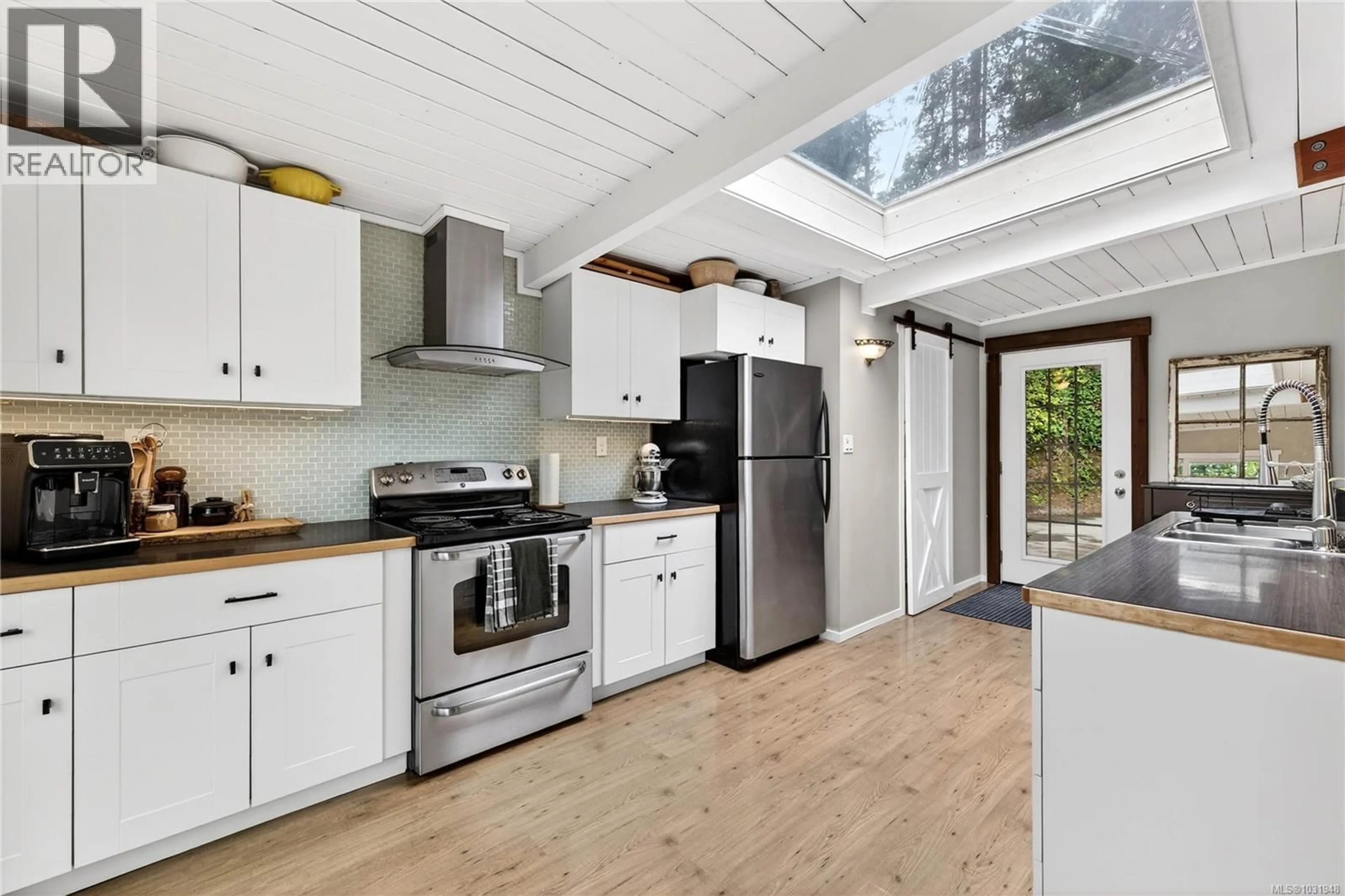 Open concept kitchen, unknown for 1465 NORTH END ROAD, Salt Spring British Columbia V8K1M5
