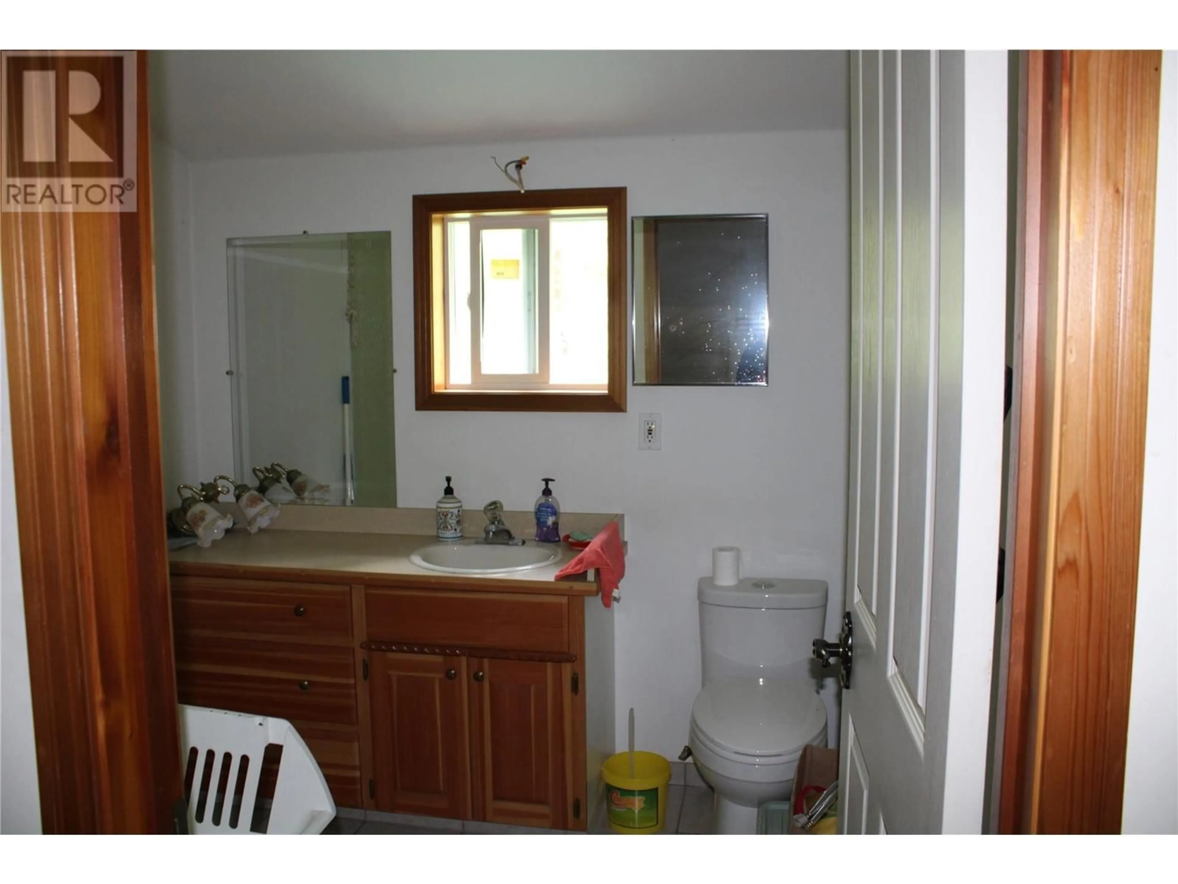 Standard bathroom, not visible floor for 1598 Quast Road, Seymour Arm British Columbia V0E2V2