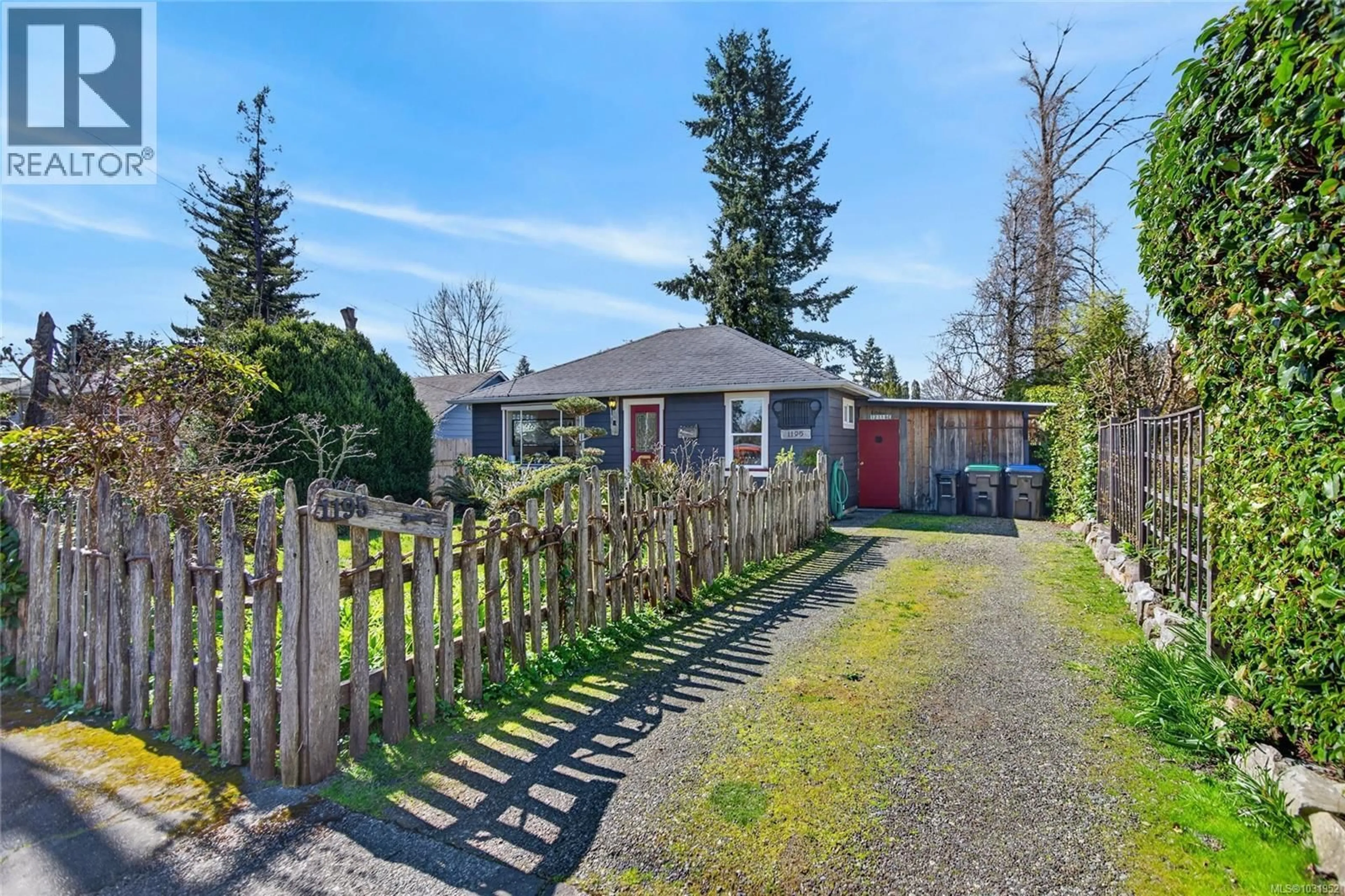 A pic from outside/outdoor area/front of a property/back of a property/a pic from drone, street for 1195 URQUHART AVENUE, Courtenay British Columbia V9N3K6