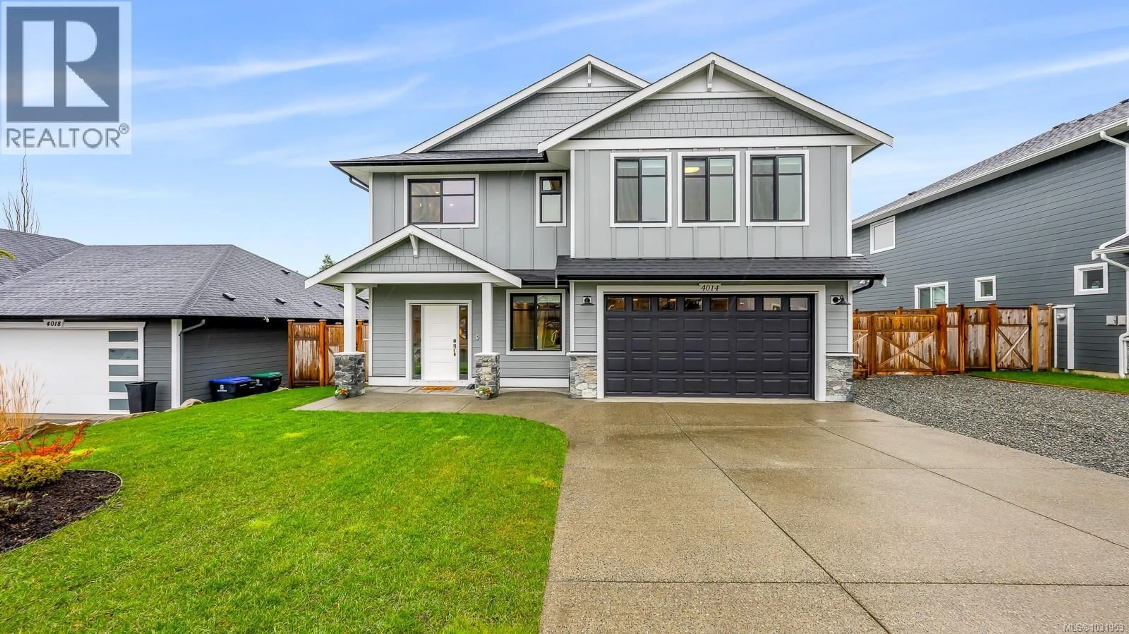 Home with vinyl exterior material, street for 4014 SOUTHWALK DRIVE, Courtenay British Columbia V9N0B3