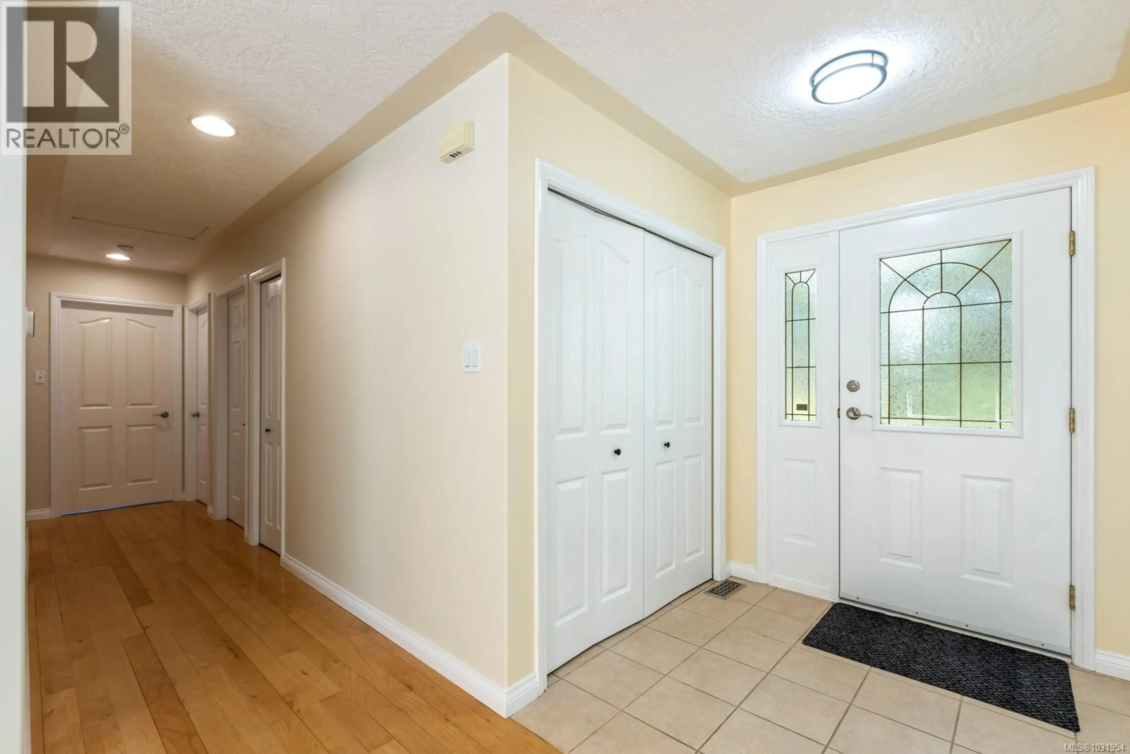 Indoor entryway for 3815 ROY CREEK ROAD, Royston British Columbia V0R2V0