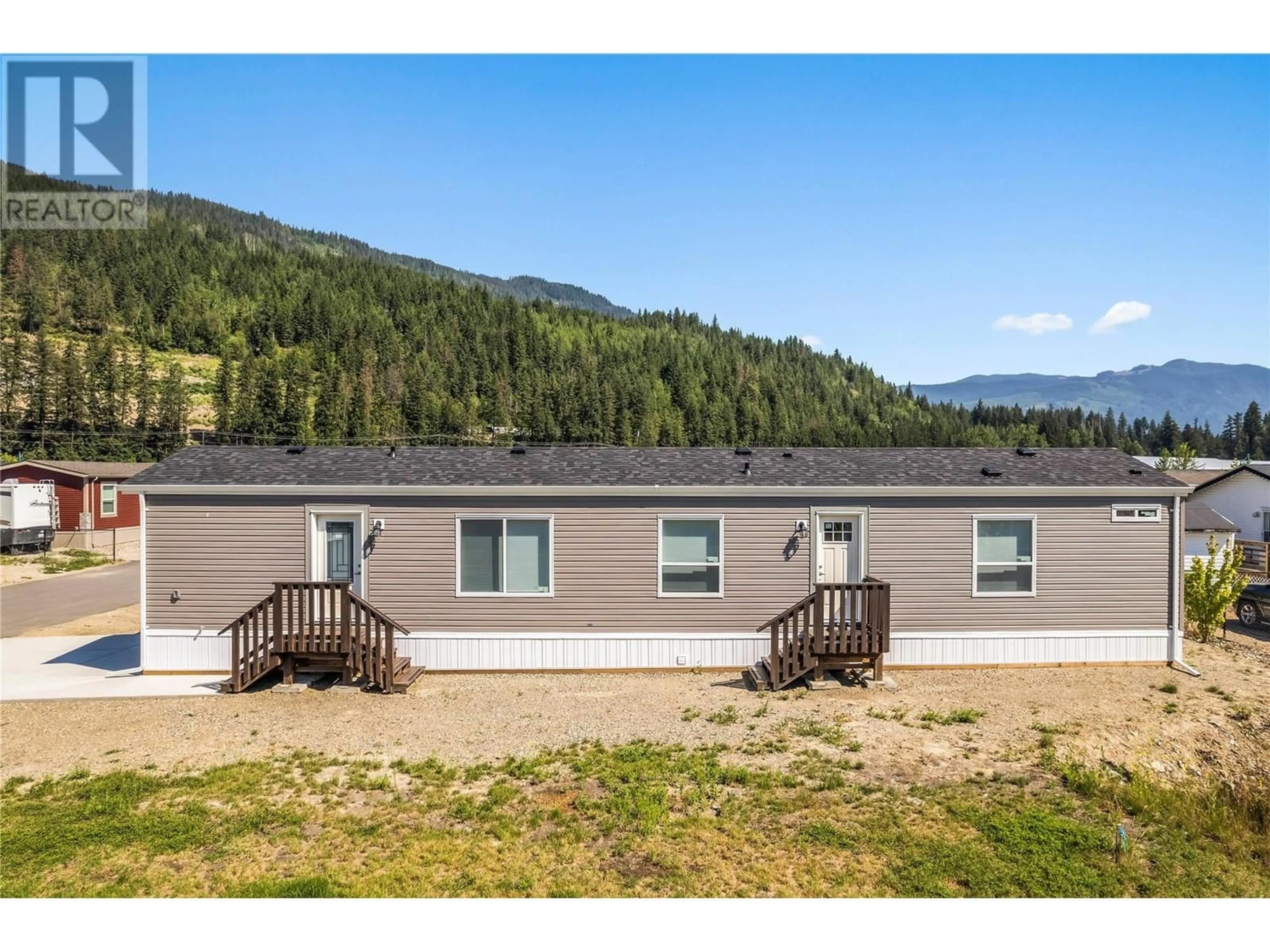 Home with vinyl exterior material for 1705 Hillier Road Unit# 21, Sicamous British Columbia V0E2V4