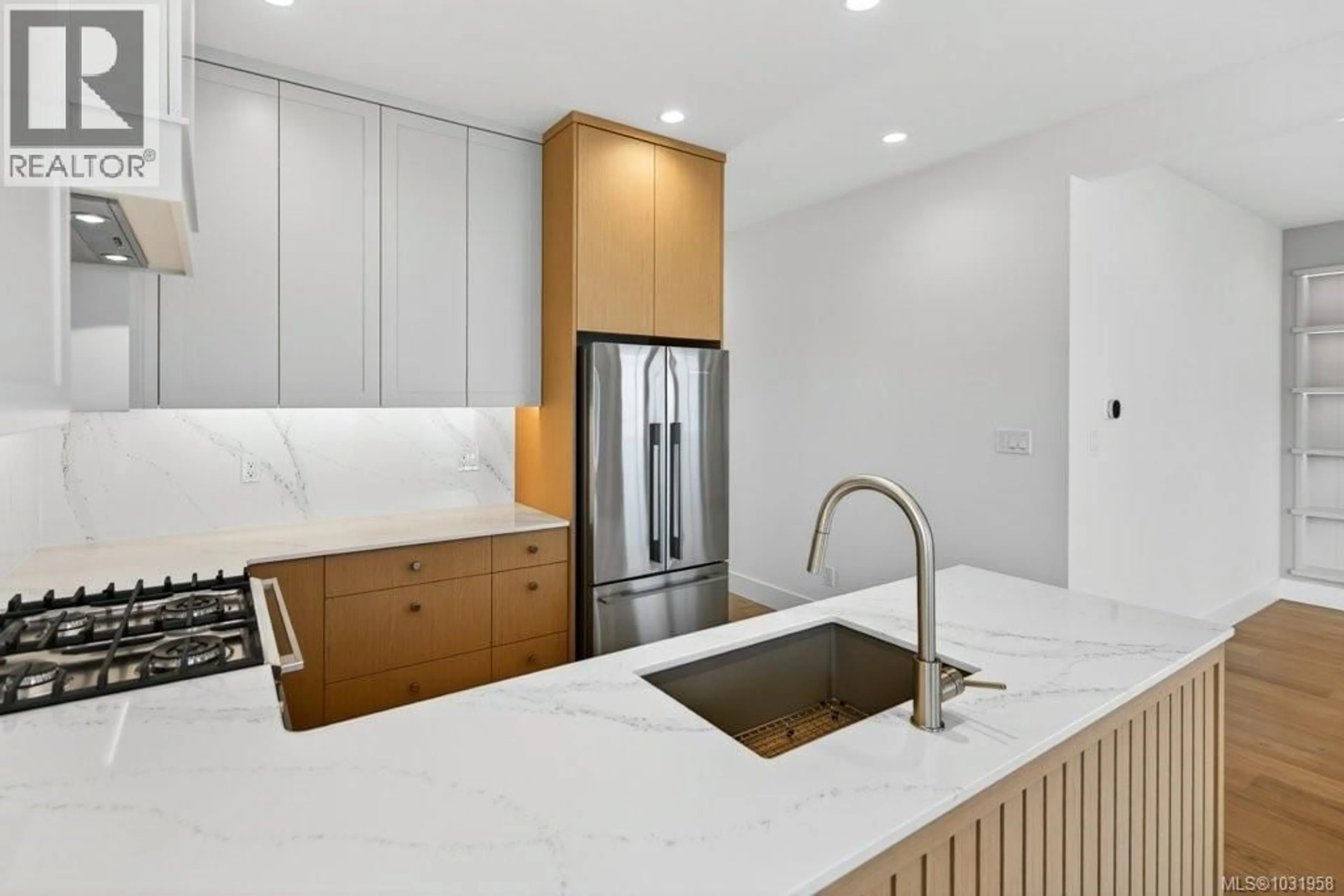 Contemporary kitchen, ceramic/tile floor for B - 875 GRUMMAN PLACE, Comox British Columbia V9M4H9