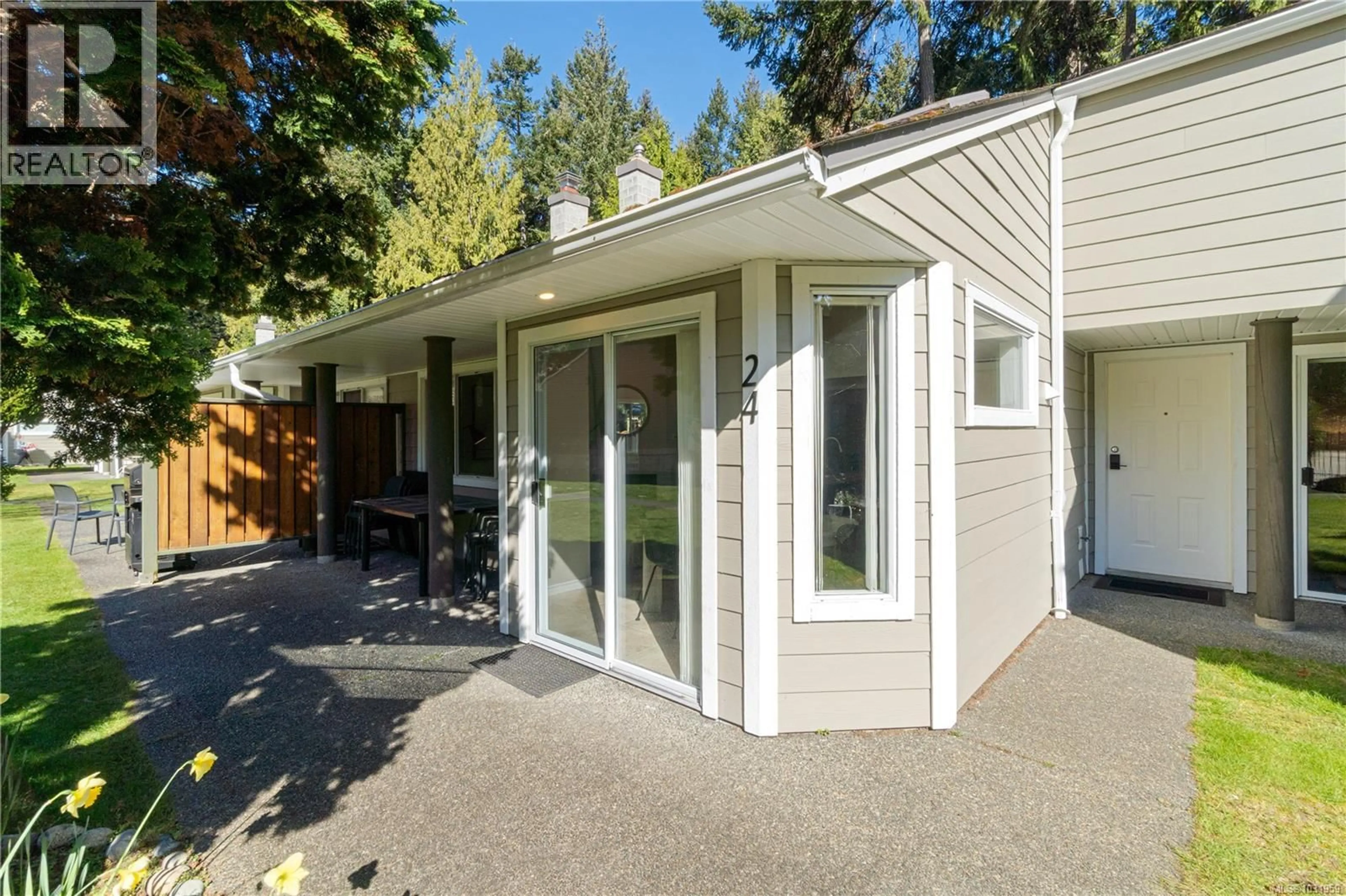 Home with vinyl exterior material, street for 24 - 1135 RESORT DRIVE, Parksville British Columbia V9P2T6