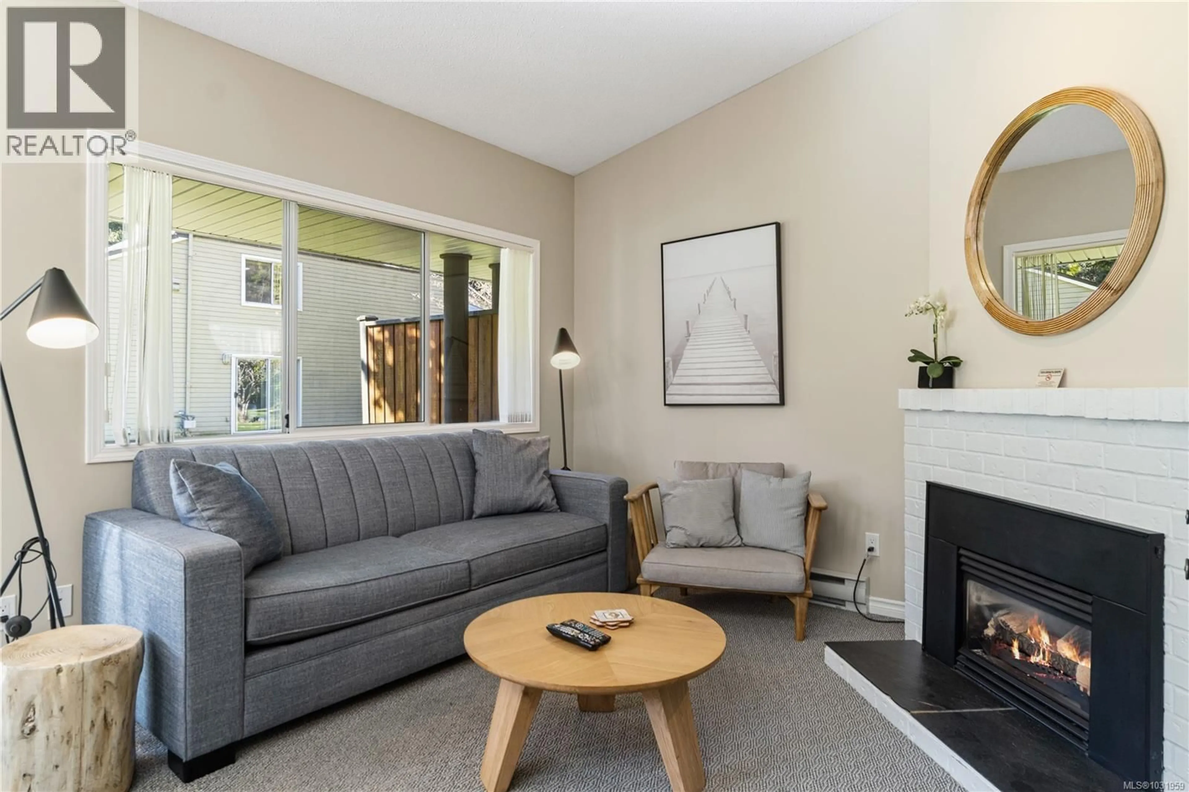 Living room with furniture, unknown for 24 - 1135 RESORT DRIVE, Parksville British Columbia V9P2T6