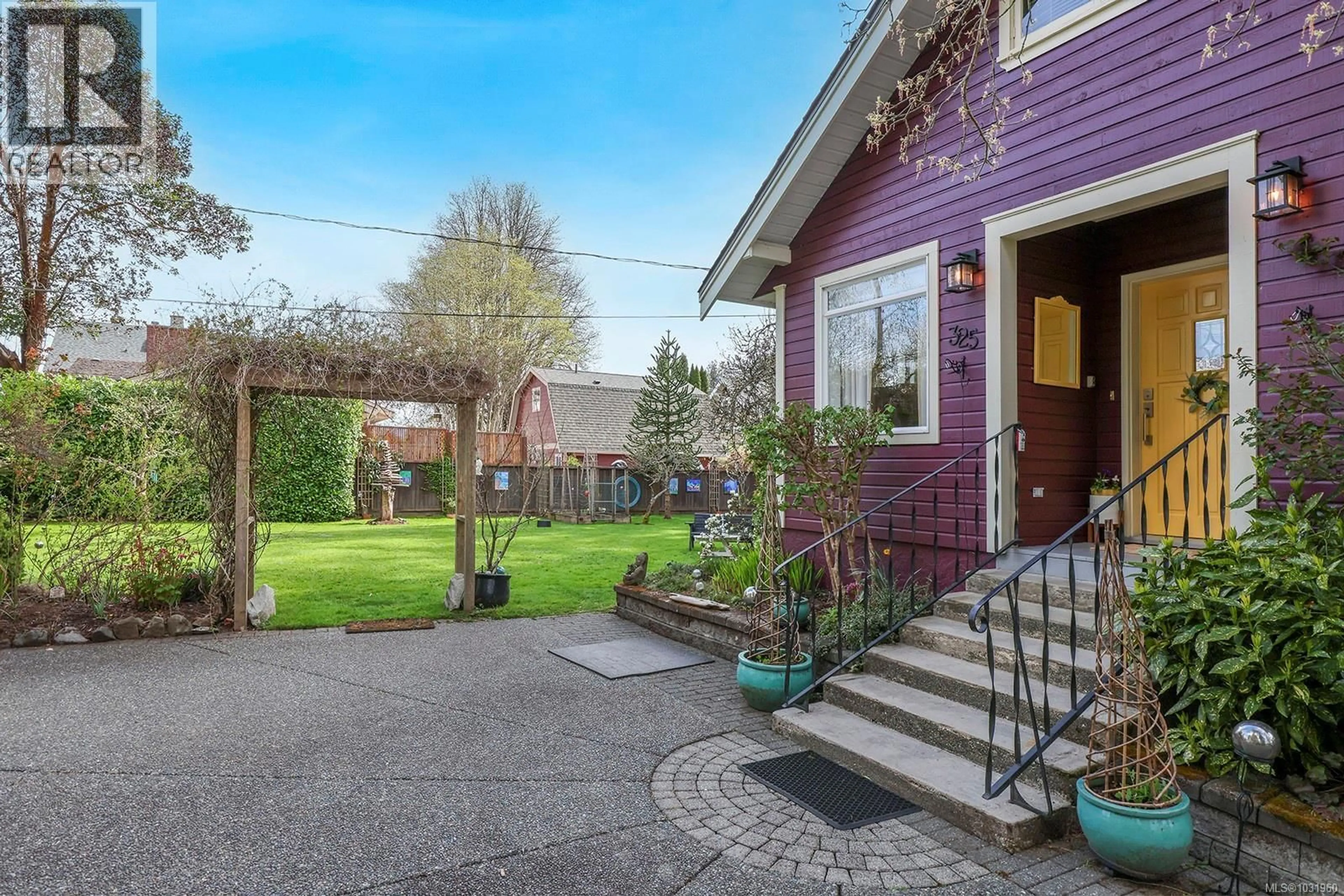 Unknown for 325 HARMSTON AVENUE, Courtenay British Columbia V9N2X1