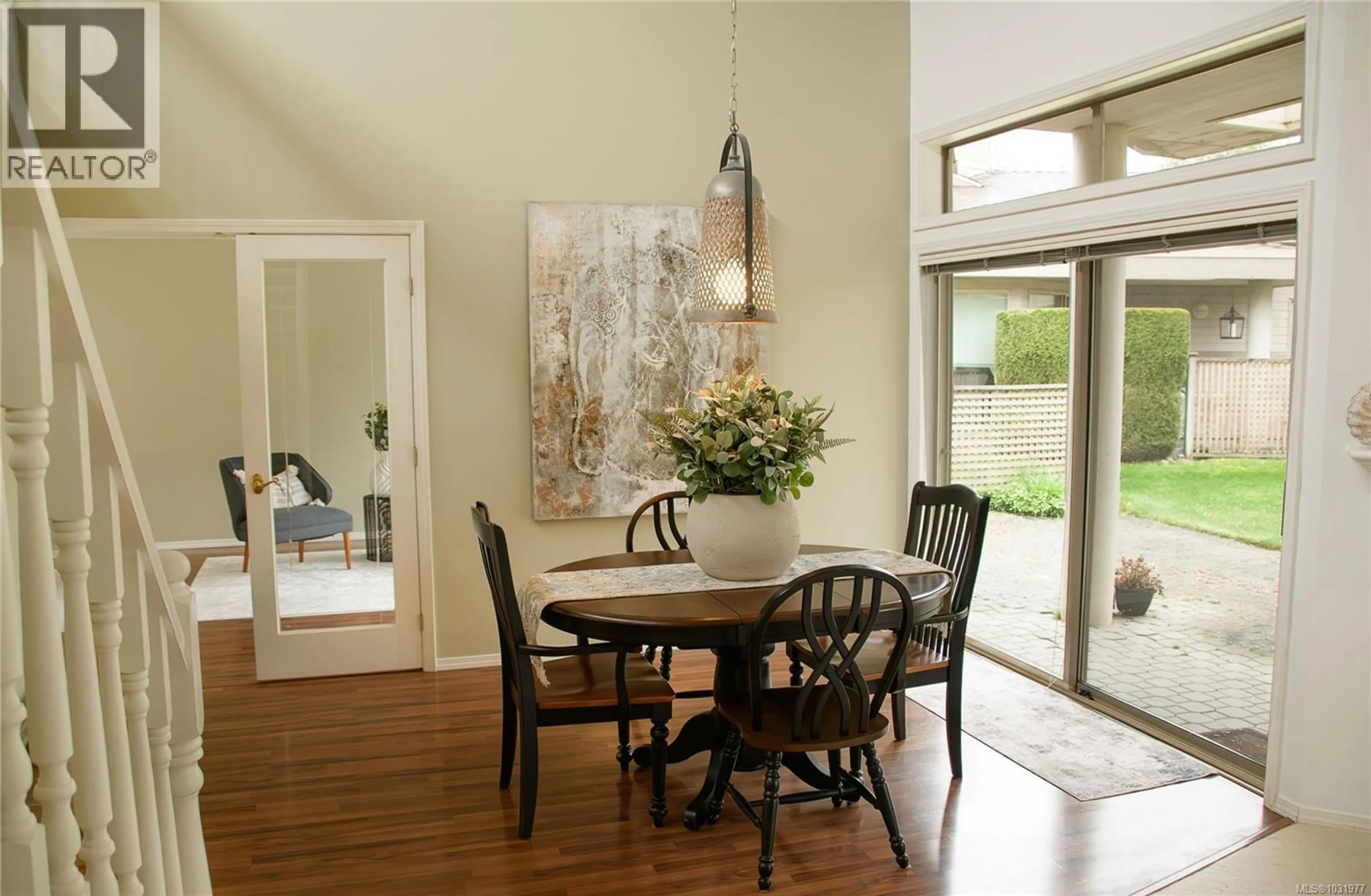Dining room, wood/laminate floor for 823 LAKES BOULEVARD, Parksville British Columbia V9P2P8
