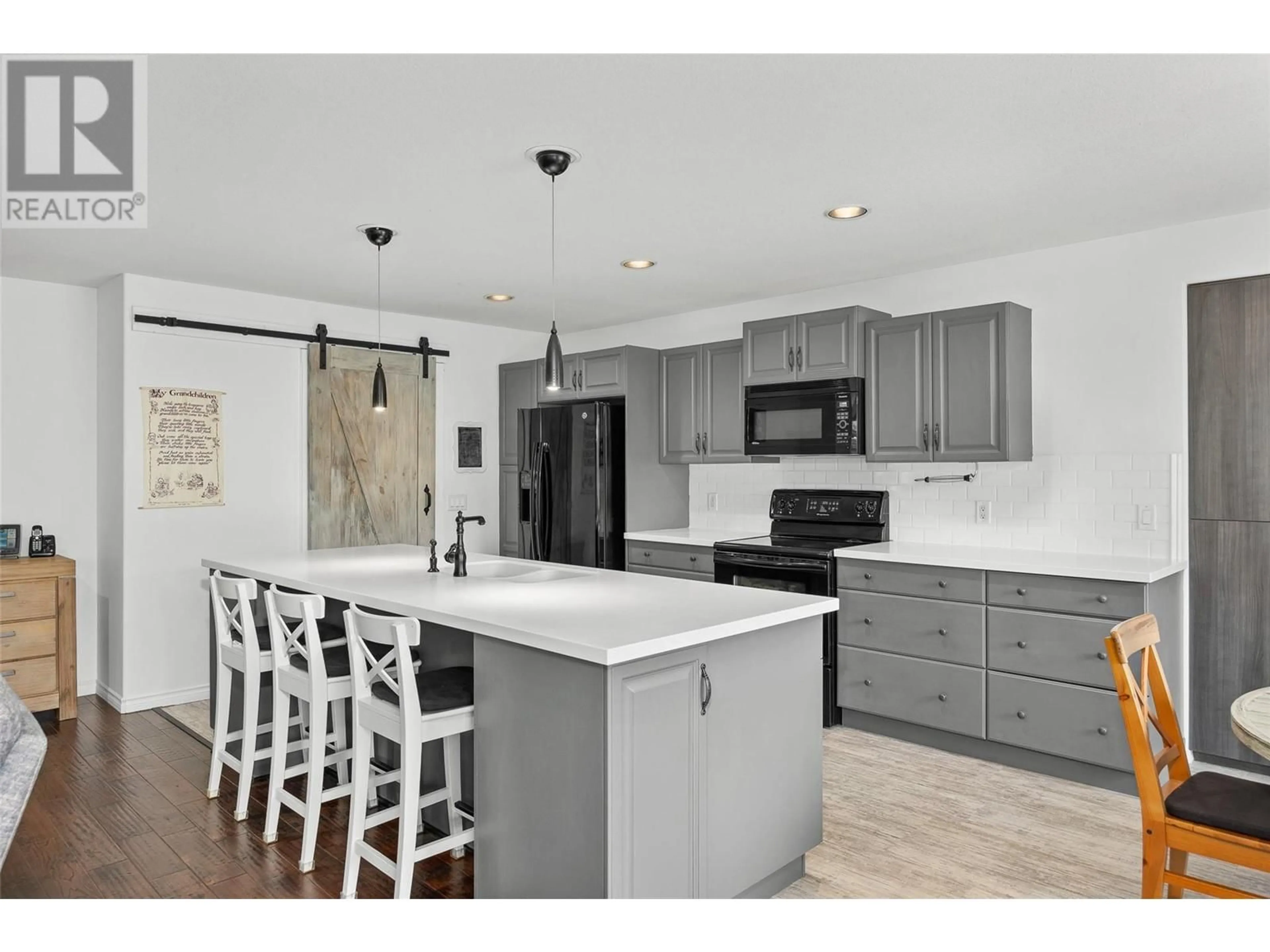 Open concept kitchen for 1503 Tanemura Crescent, Kelowna British Columbia V1P1N8