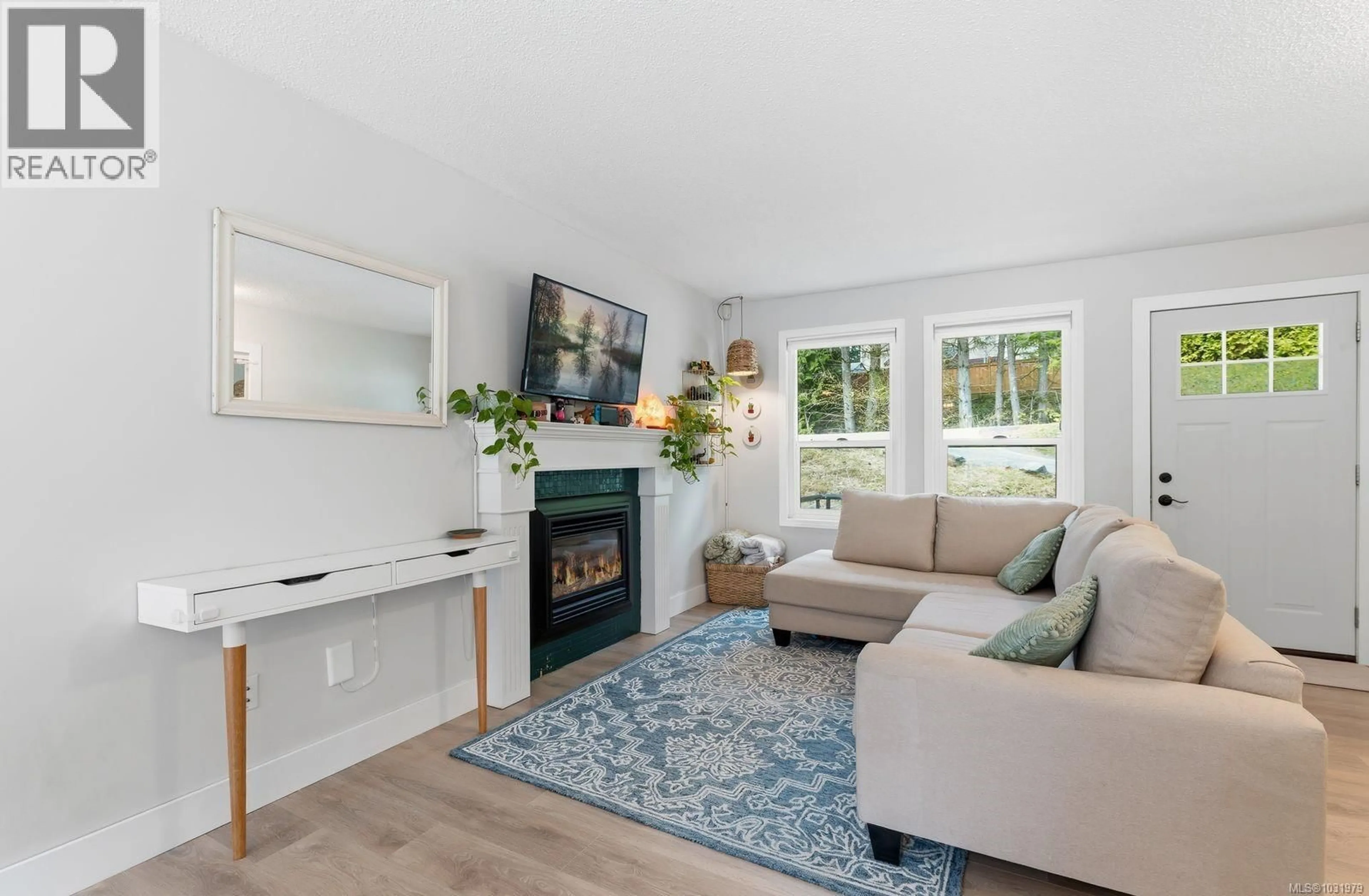 Living room with furniture, unknown for 4067 ROSS ROAD, Nanaimo British Columbia V9T4M9