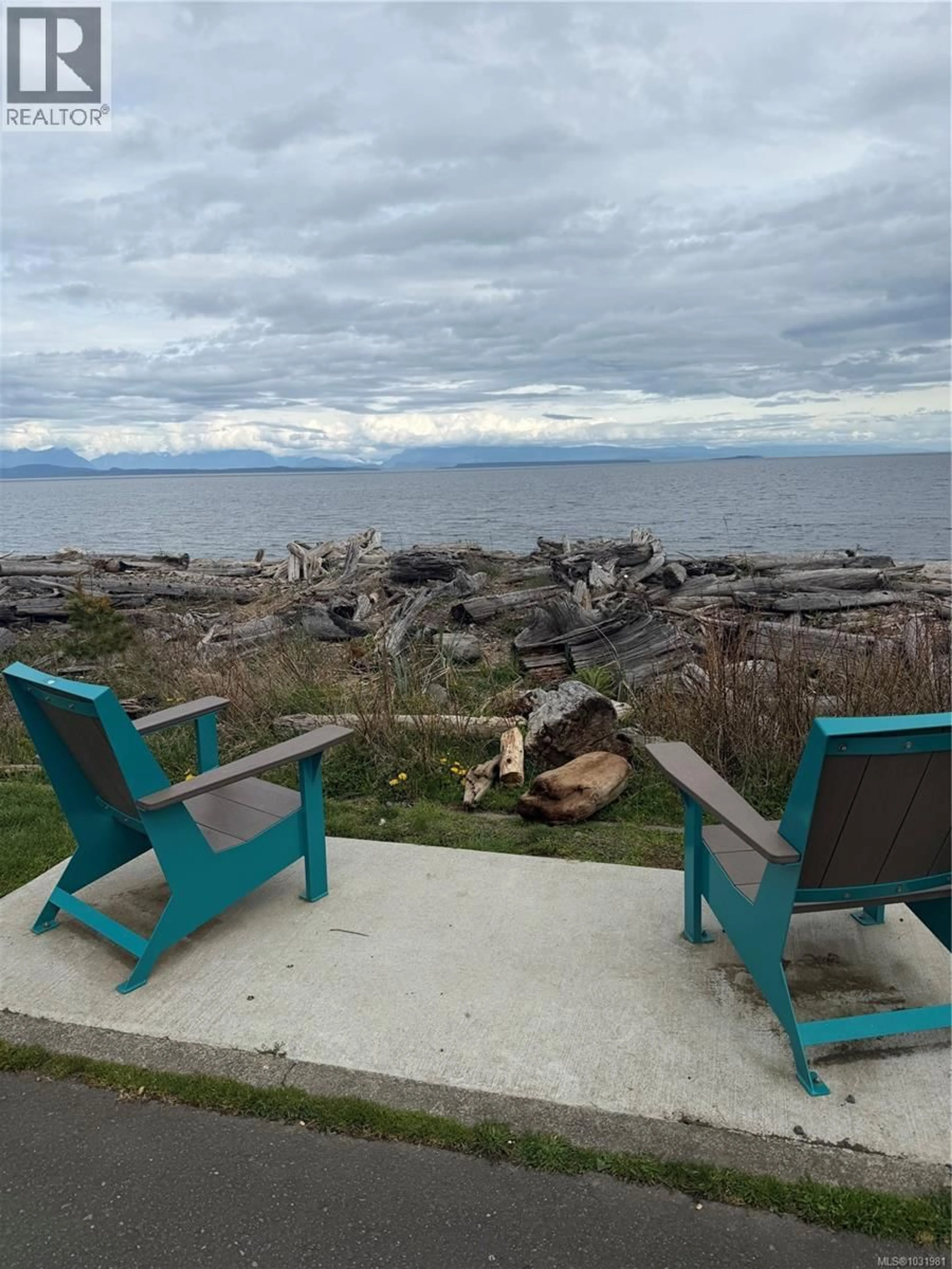 Patio, water/lake/river/ocean view for 203 - 2740 ISLAND HIGHWAY SOUTH, Campbell River British Columbia V9W1C7