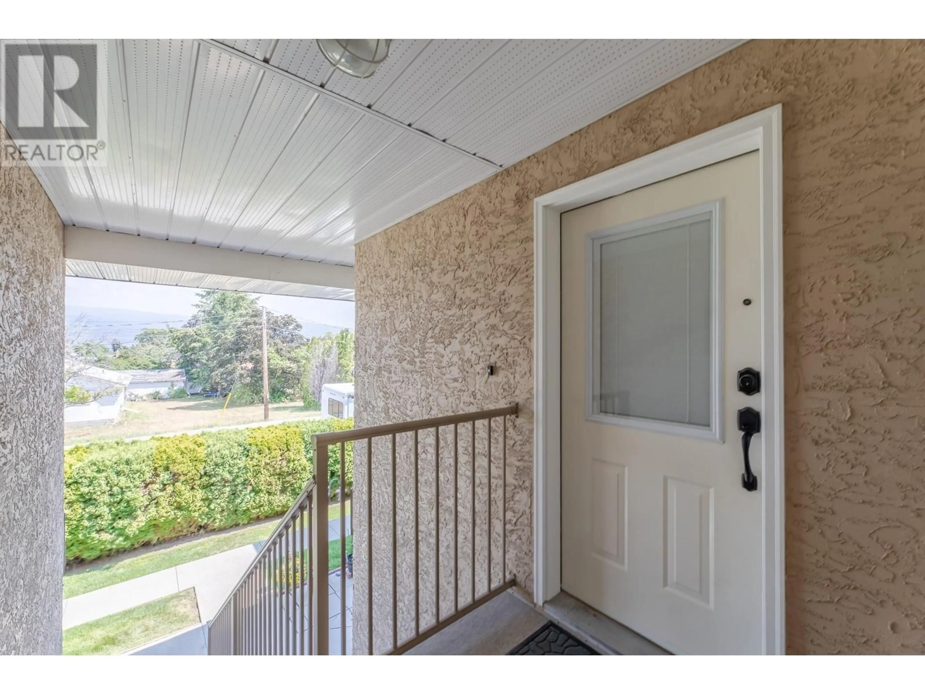 Indoor entryway for 14008 Victoria Road Unit# 20, Summerland British Columbia V0H1Z0