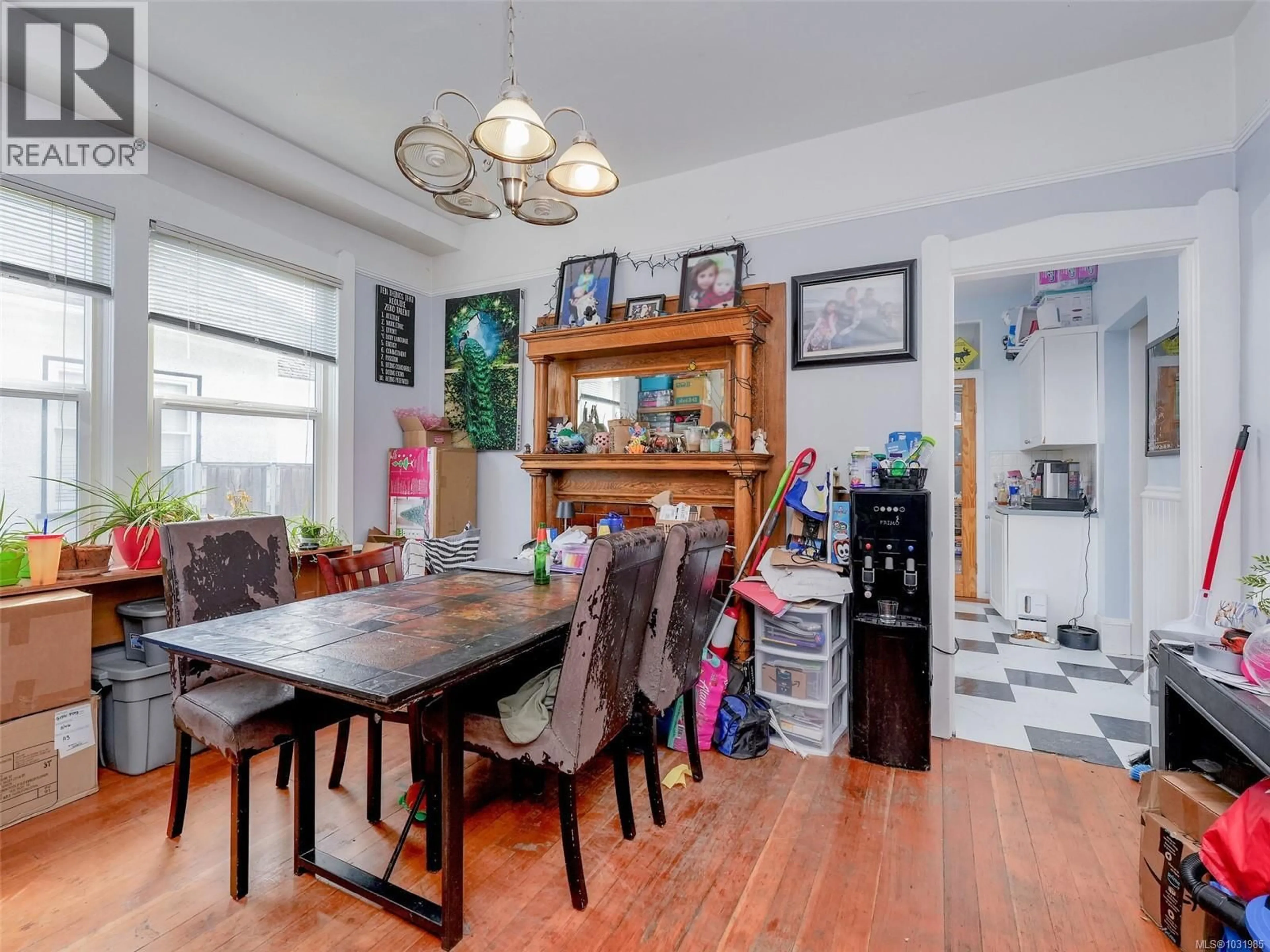 Dining room, wood/laminate floor for 951 CALEDONIA AVENUE, Victoria British Columbia V8T1E7