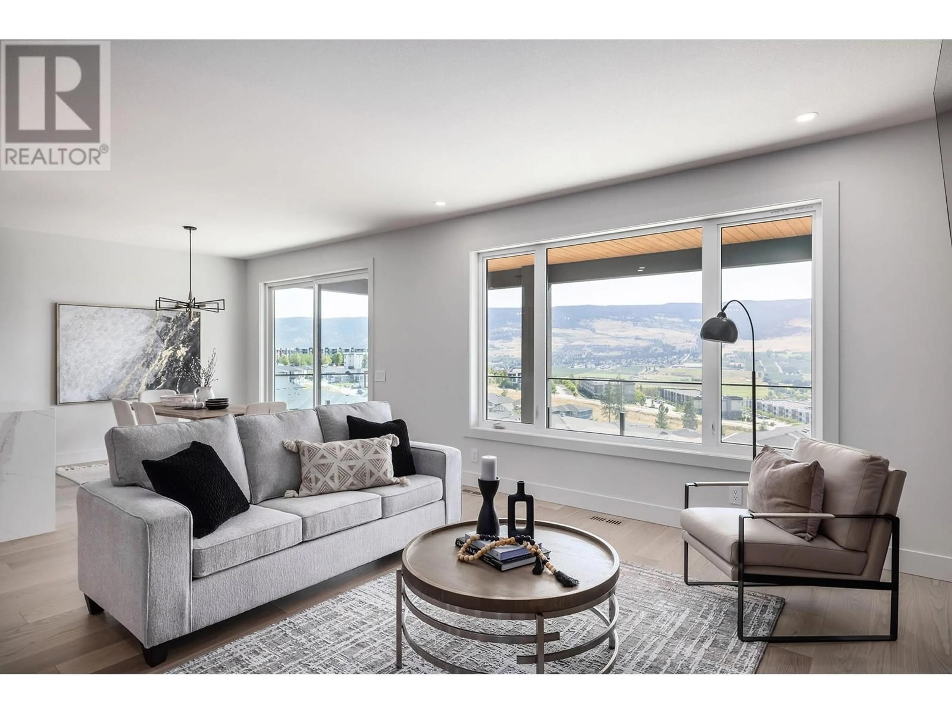 Living room, wood floors for 709 Carleton Street, Kelowna British Columbia V1V0J2