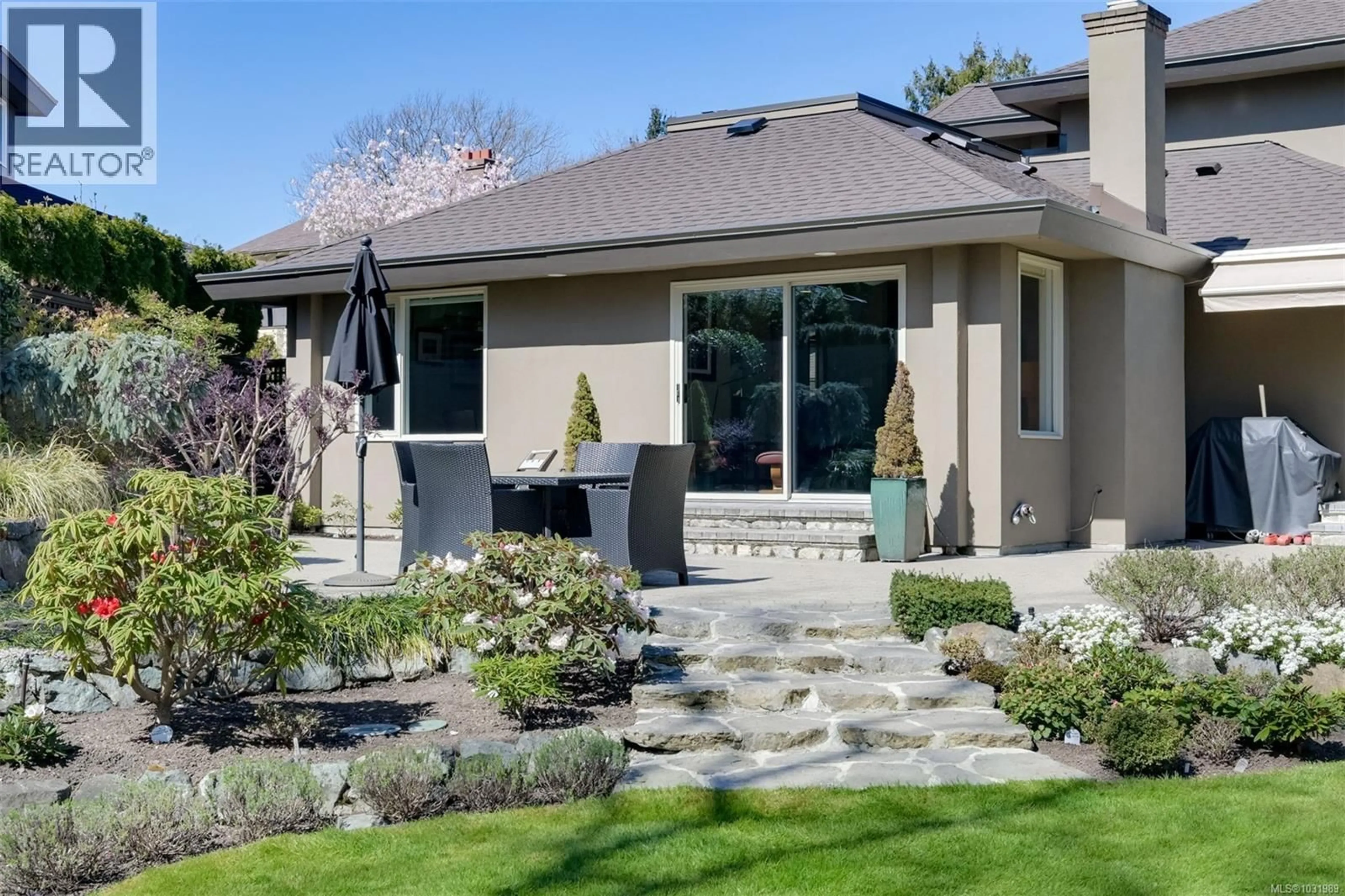 Unknown for 1005 JOAN CRESCENT, Victoria British Columbia V8S3L3