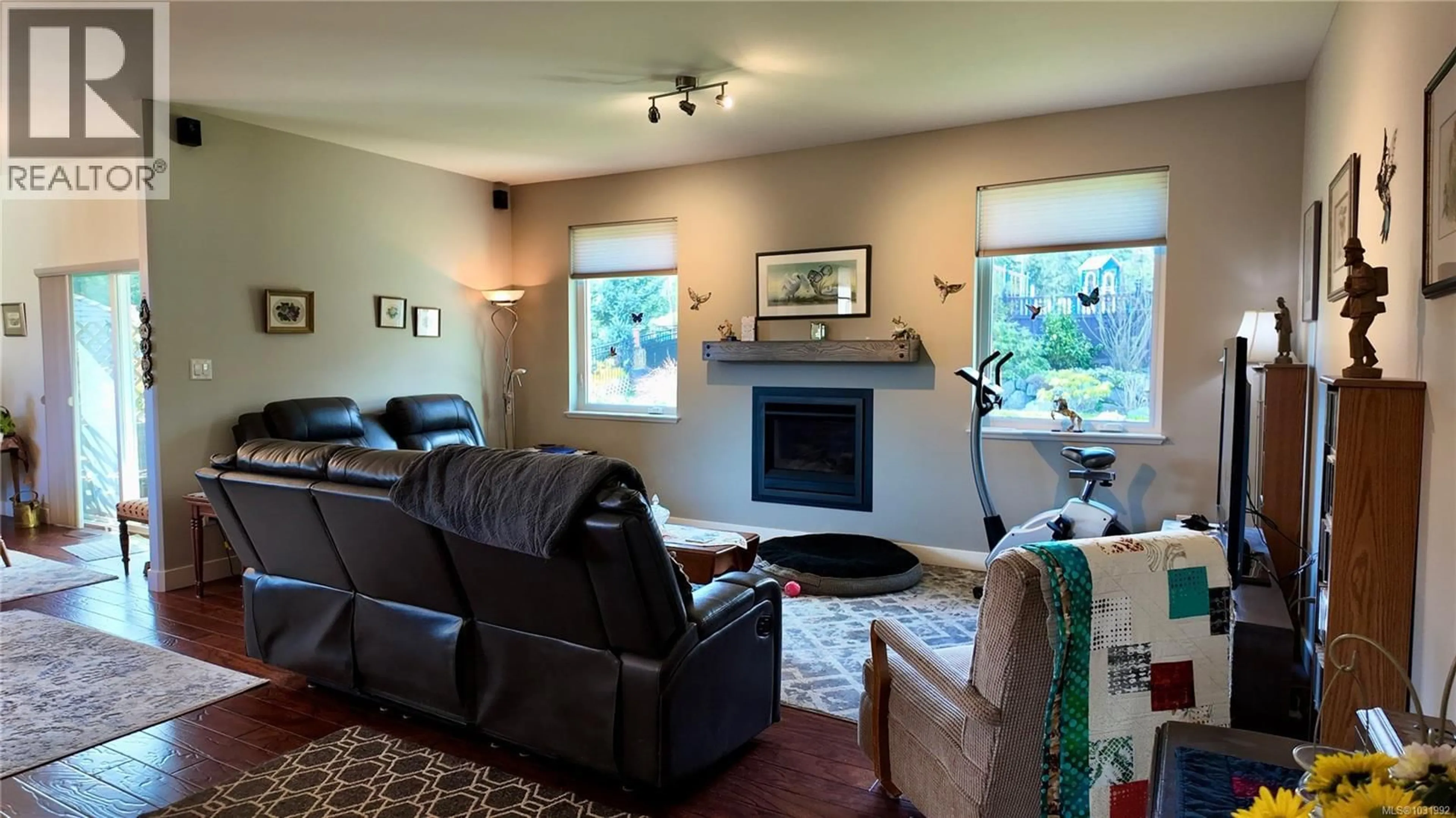 Living room with furniture, unknown for 434 MOUNTAIN VIEW DRIVE, Lake Cowichan British Columbia V0R2G1