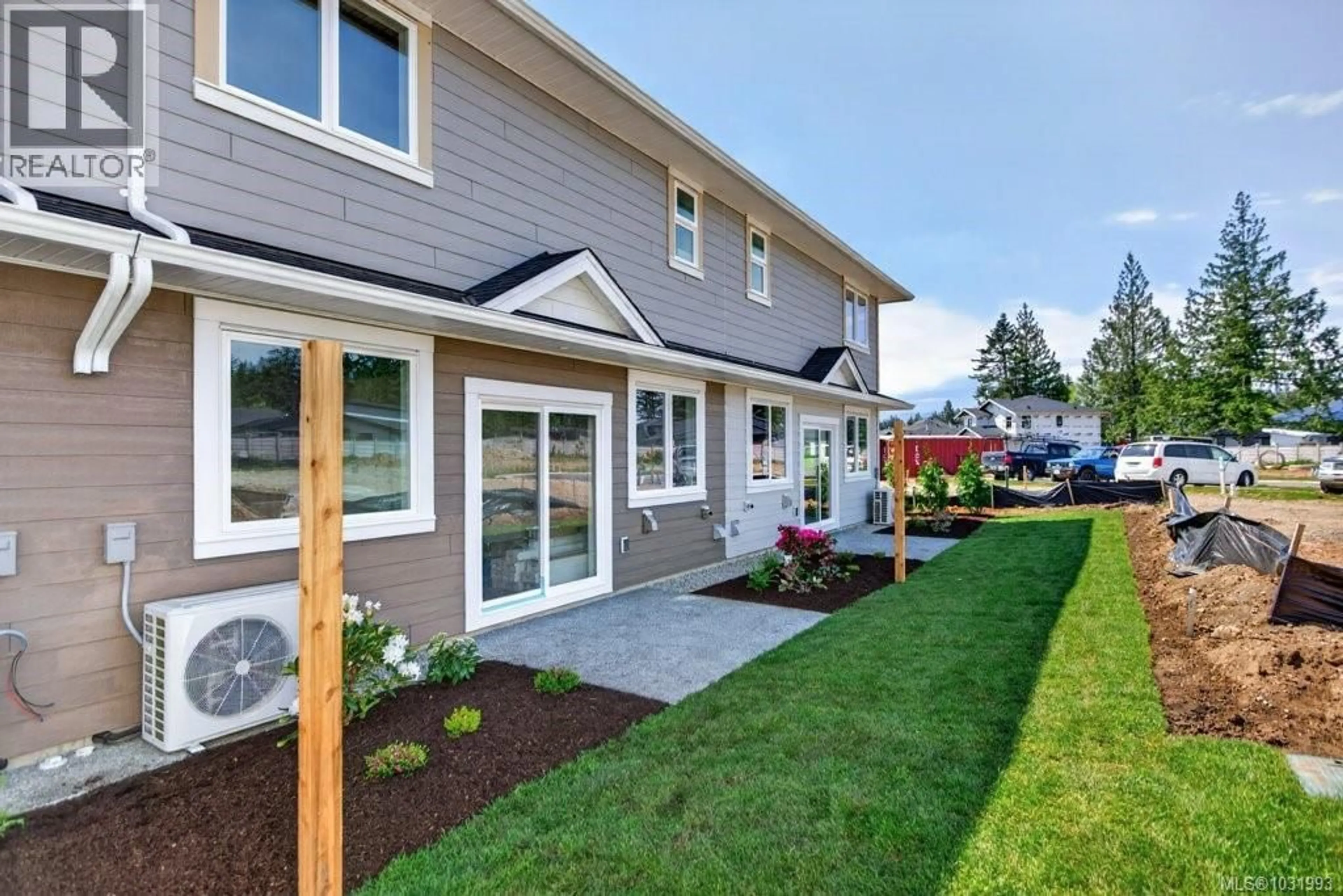 Home with vinyl exterior material, street for C - 875 GRUMMAN PLACE, Comox British Columbia V9M4H9