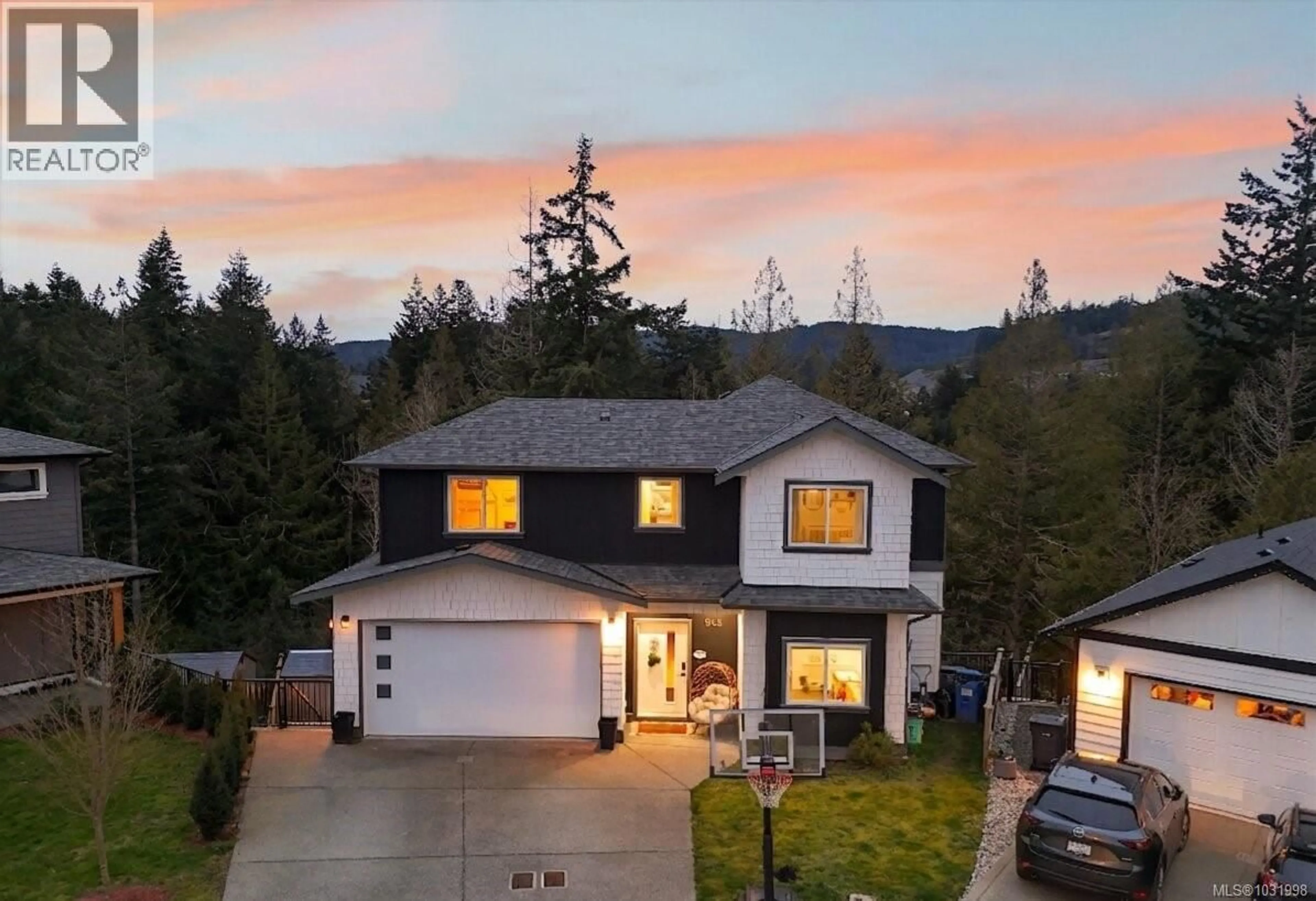 A pic from outside/outdoor area/front of a property/back of a property/a pic from drone, mountain view for 945 BLAKEON PLACE, Langford British Columbia V9C0R3