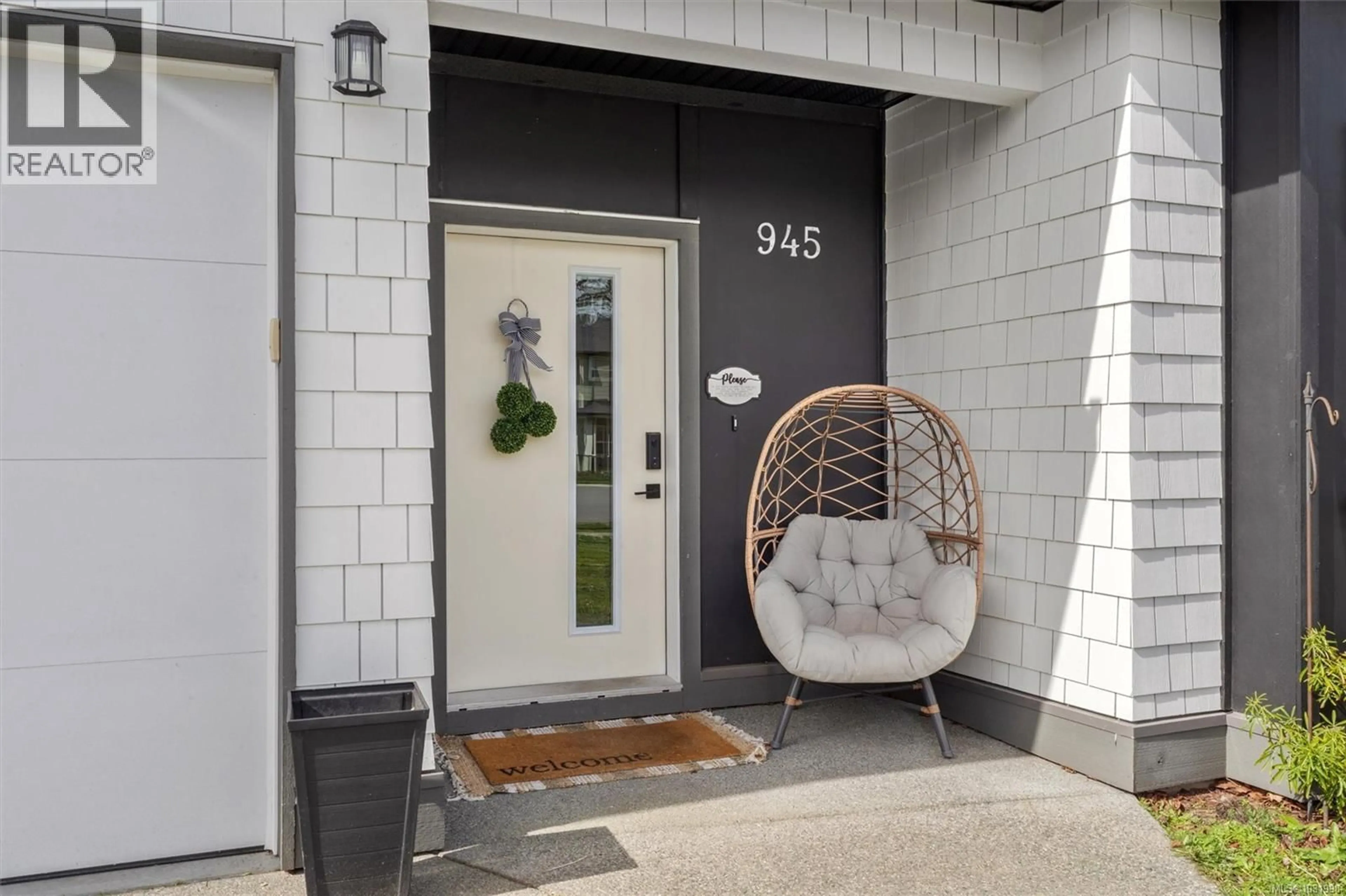 Indoor entryway for 945 BLAKEON PLACE, Langford British Columbia V9C0R3
