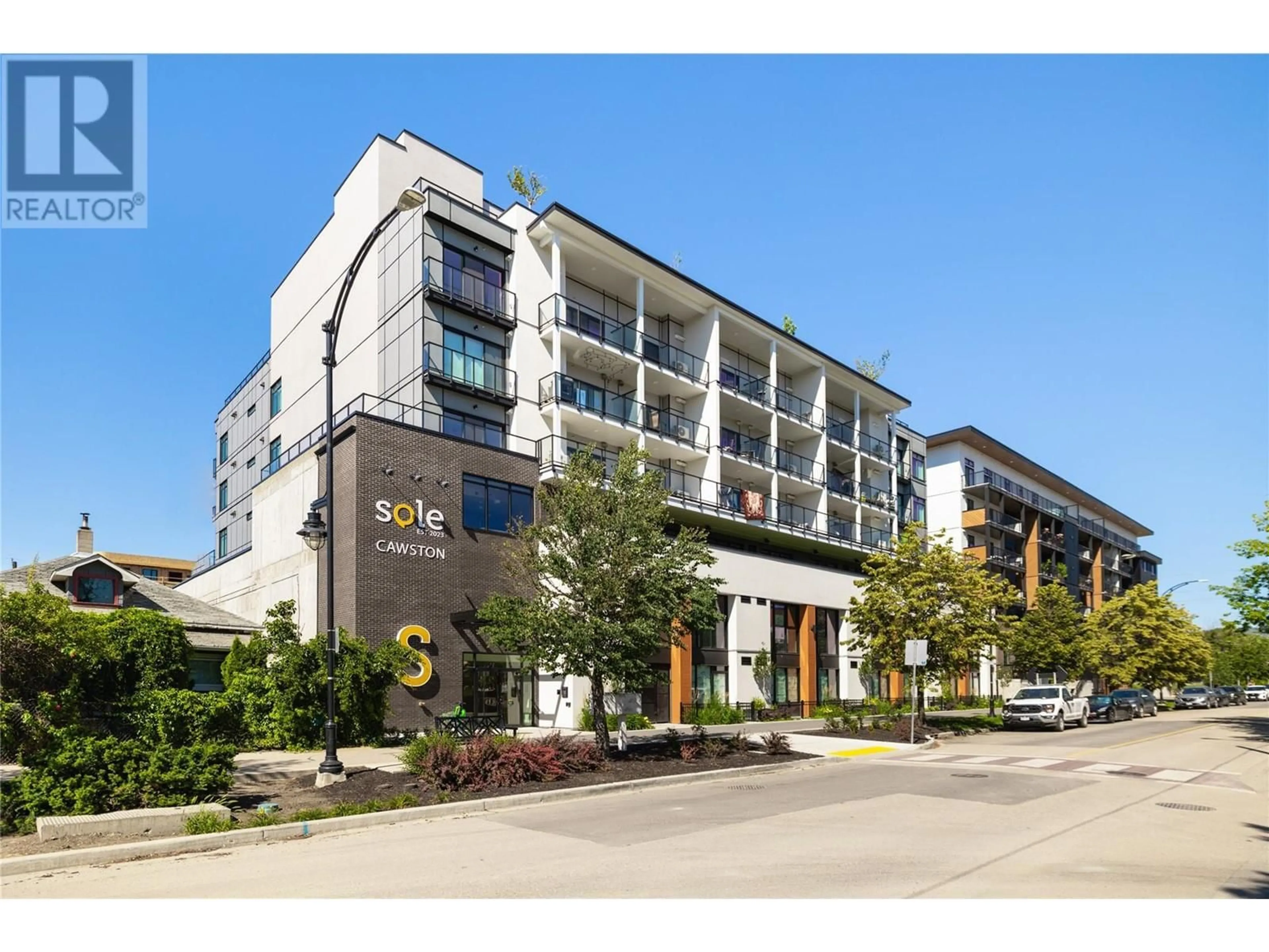 Patio, building for 415 - 604 CAWSTON AVENUE, Kelowna British Columbia V1Y6Z4