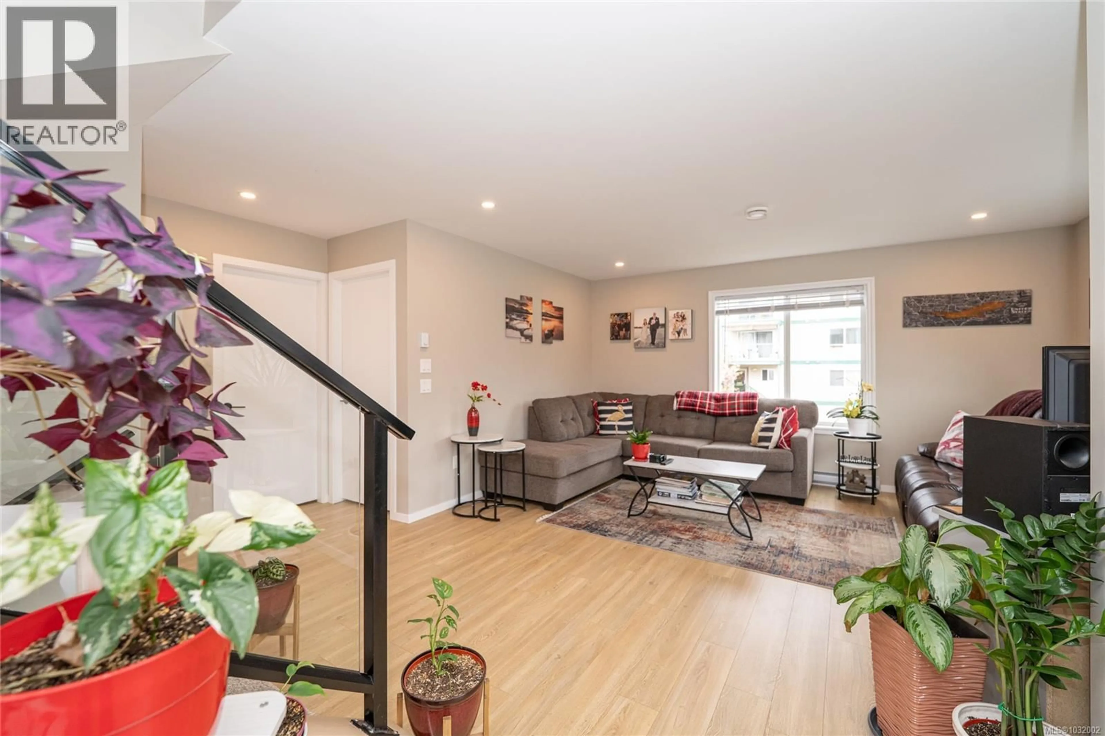 Living room with furniture, unknown for 1 - 50 KING GEORGE STREET NORTH, Lake Cowichan British Columbia V0R2G1