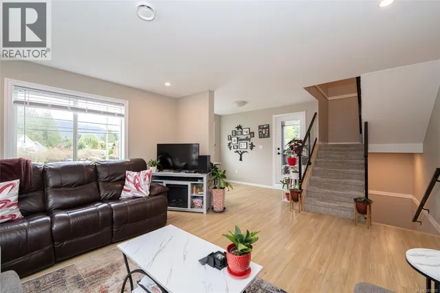 1 - 50 KING GEORGE STREET NORTH, Lake Cowichan 5