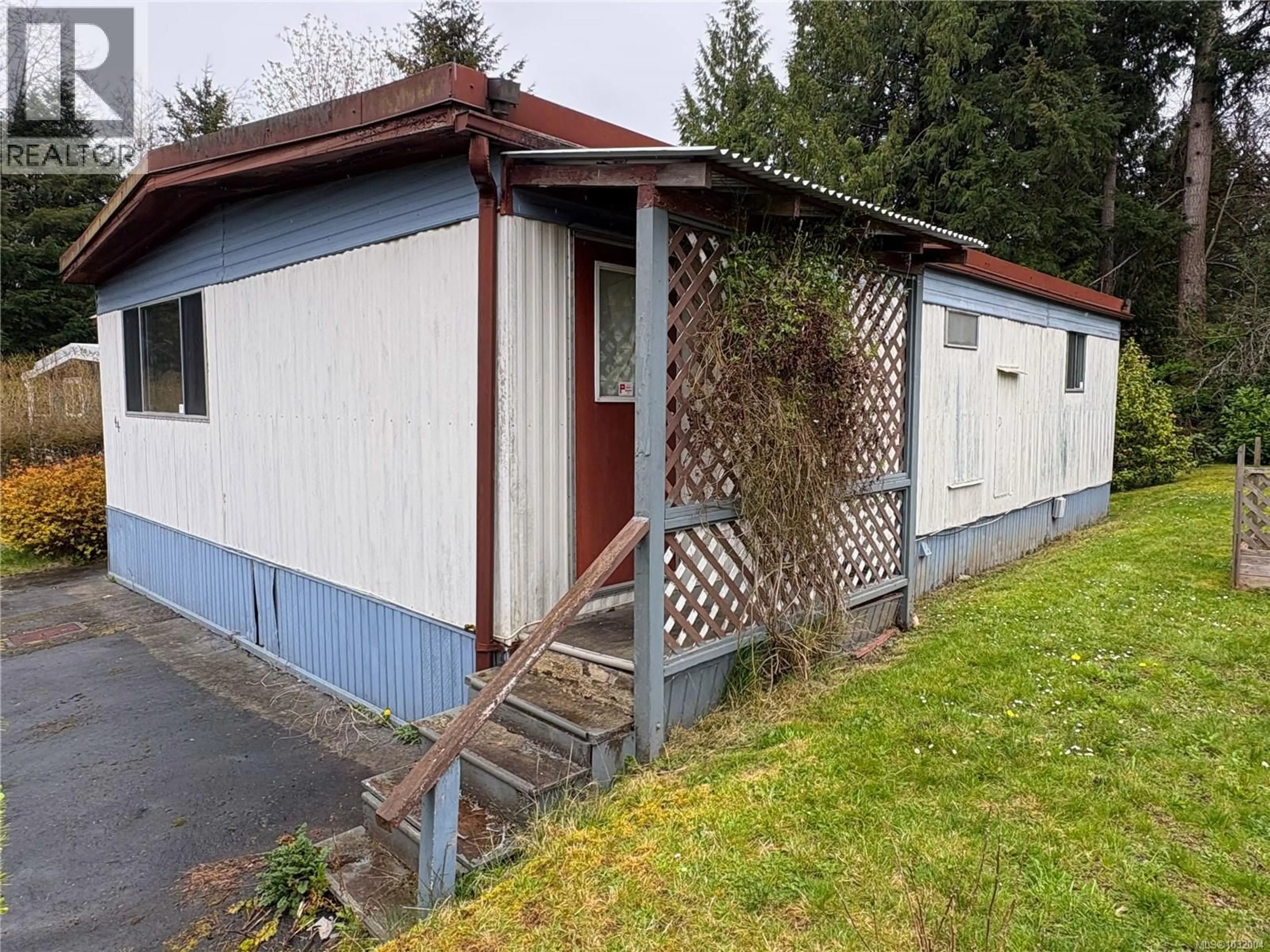 Shed for 44 - 61 12TH STREET, Nanaimo British Columbia V9R6L3