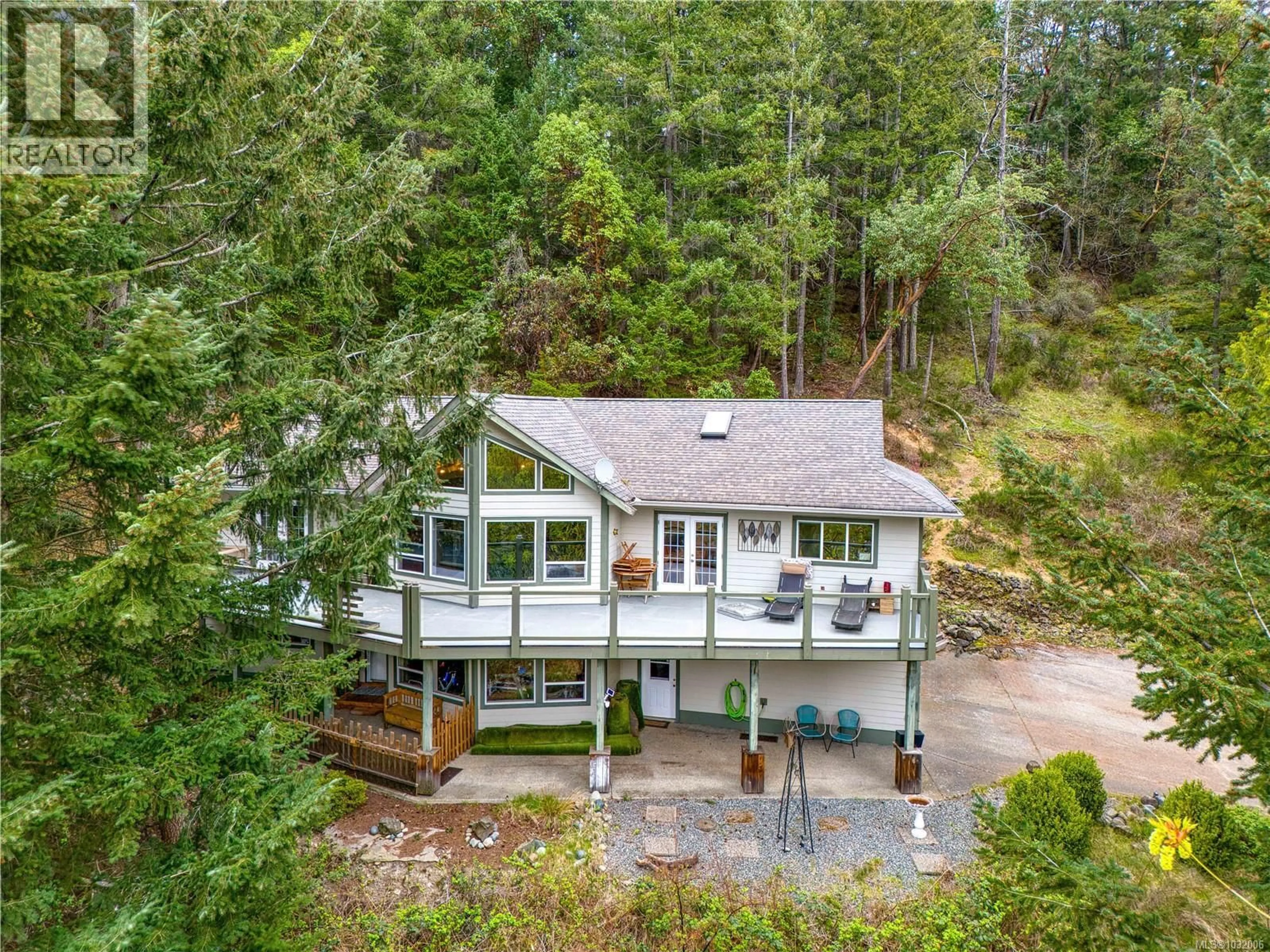 A pic from outside/outdoor area/front of a property/back of a property/a pic from drone, unknown for 3482 ARROWSMITH ROAD, Nanaimo British Columbia V9T5V3