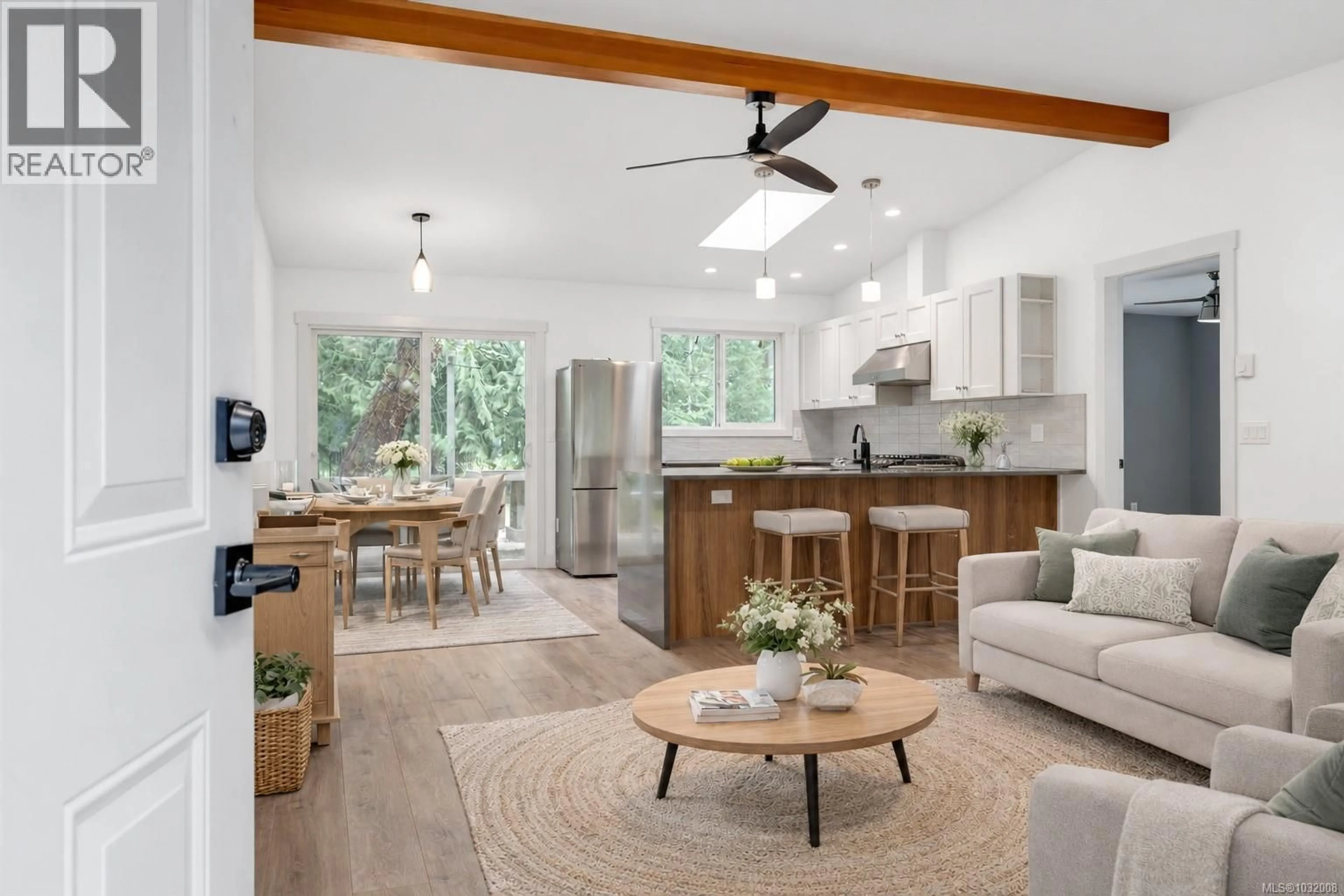 Open concept kitchen, unknown for 840 MARY ROAD, Gabriola Island British Columbia V0R1X3