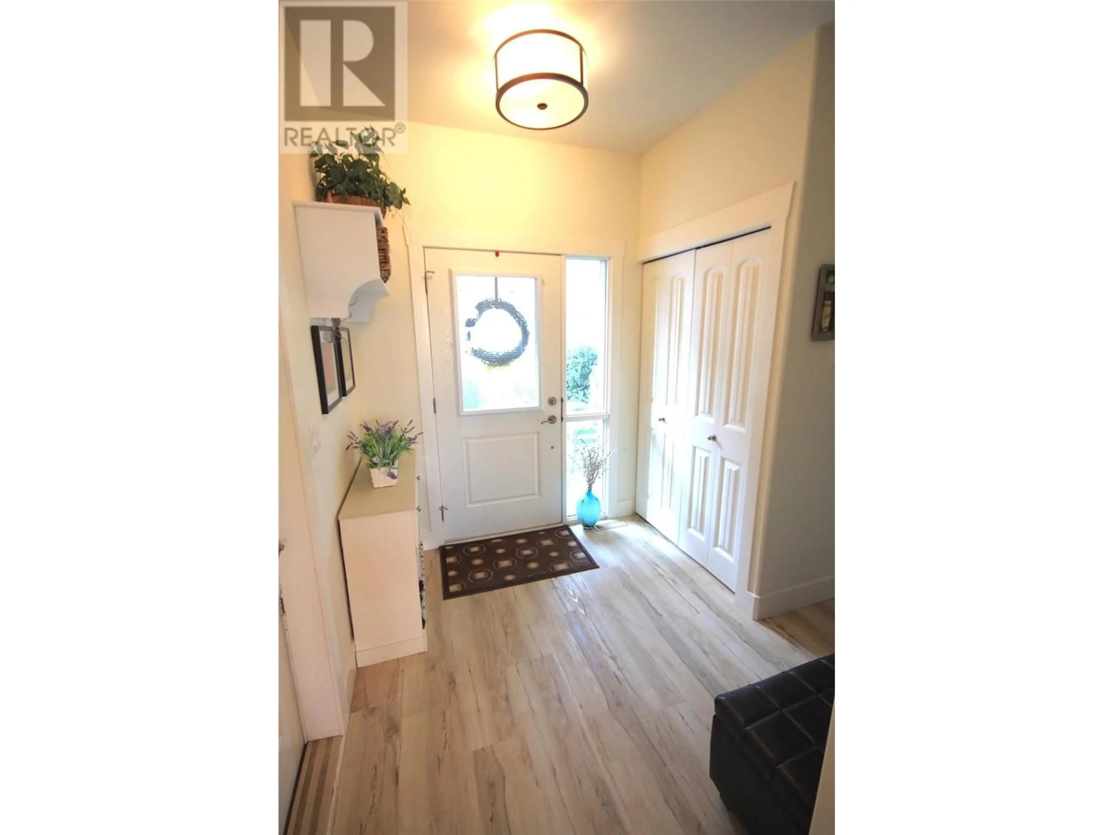 Indoor entryway for 1040 Mt Revelstoke Place Unit# 33, Vernon British Columbia V1B4E3