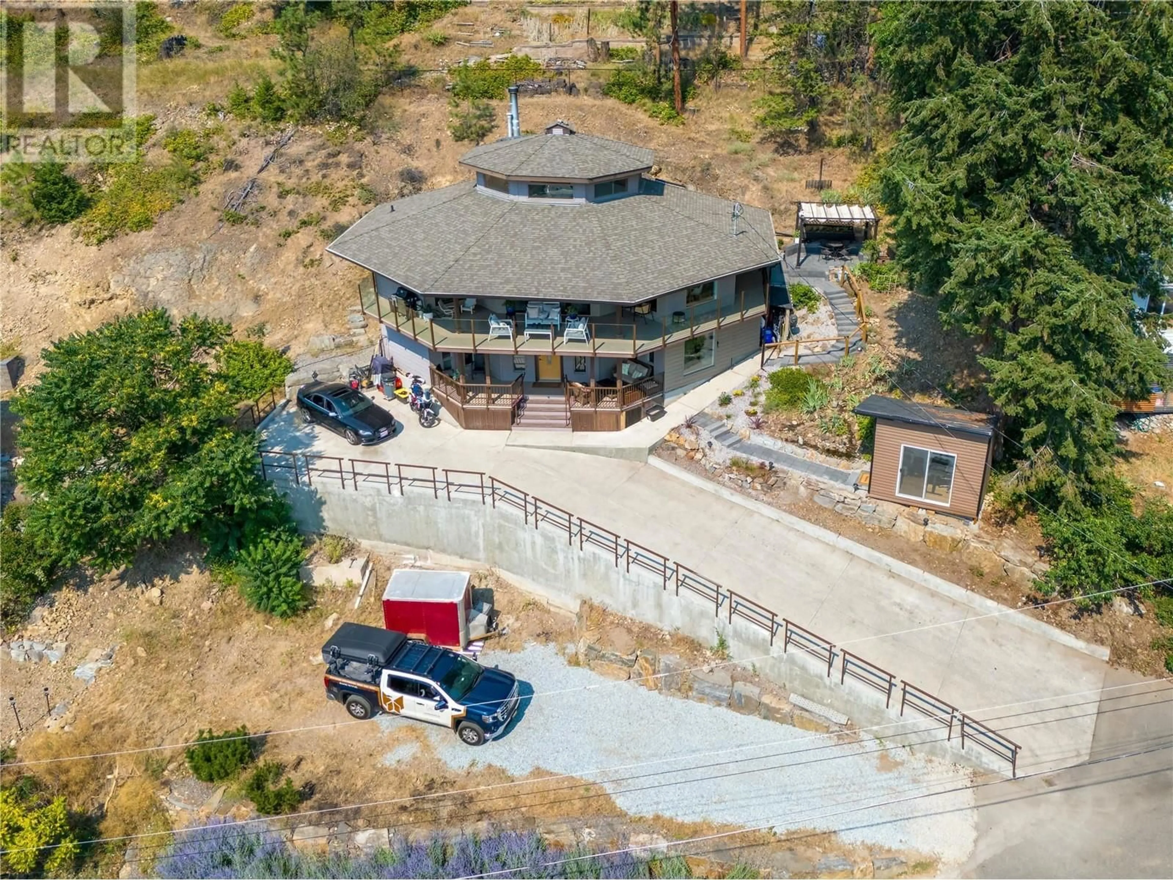 Outside view for 1446 Scott Crescent, West Kelowna British Columbia V1Z2X6