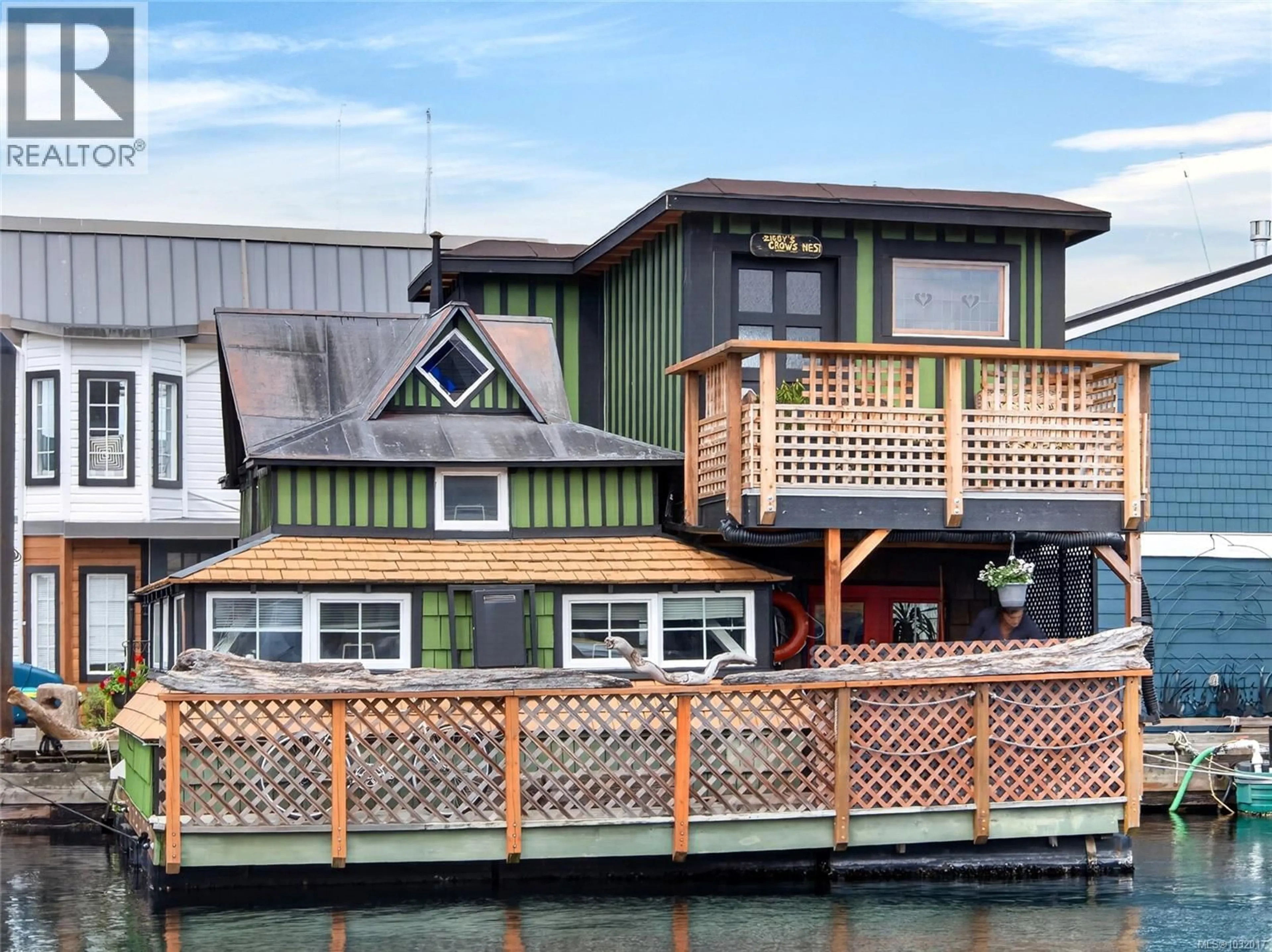 Home with vinyl exterior material, water/lake/river/ocean view for C 3 - 1 DALLAS ROAD, Victoria British Columbia V8V0B2