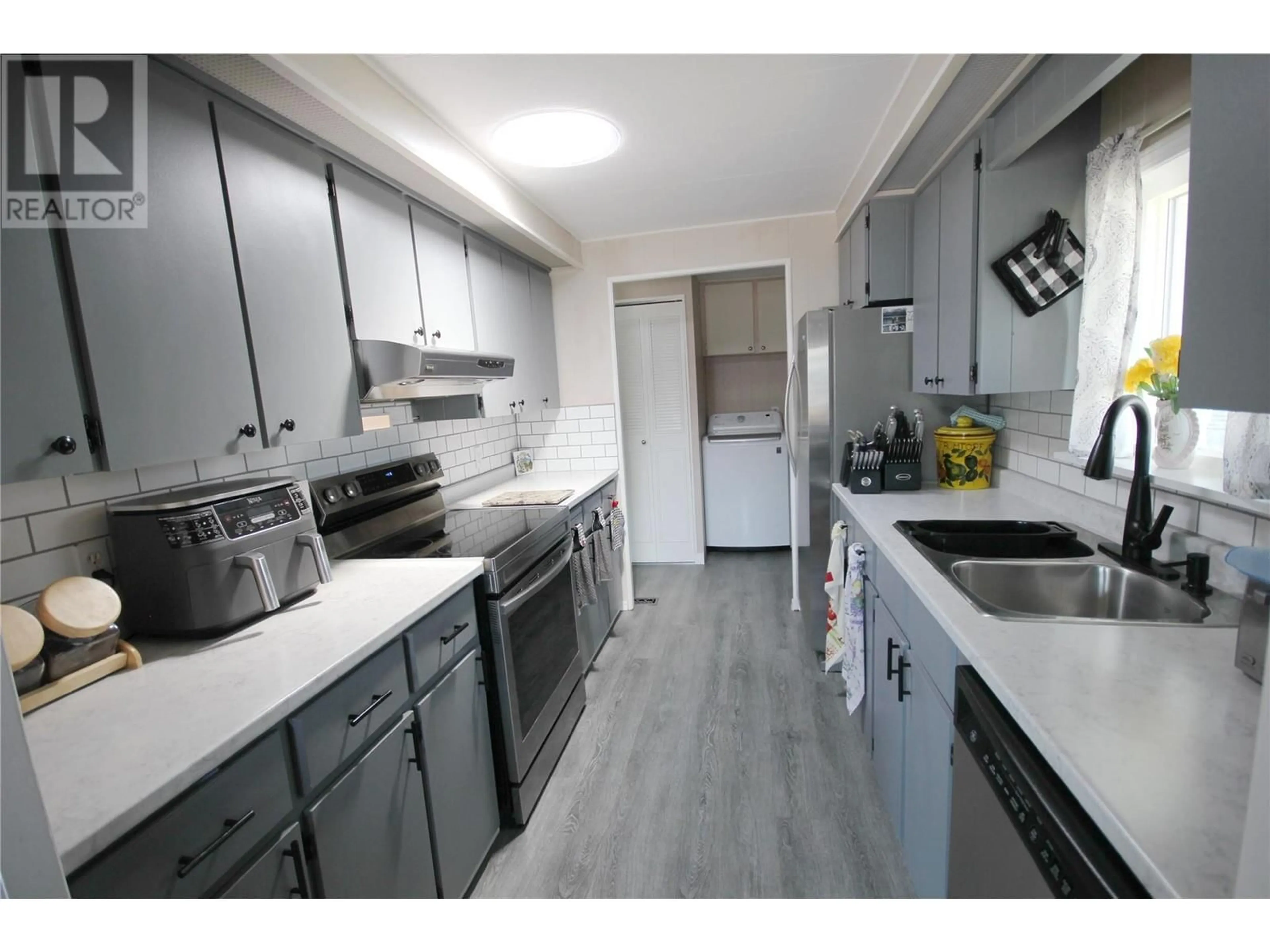 Standard kitchen, wood floors for 321 YORKTON Avenue Unit# 7, Penticton British Columbia V2A3V6