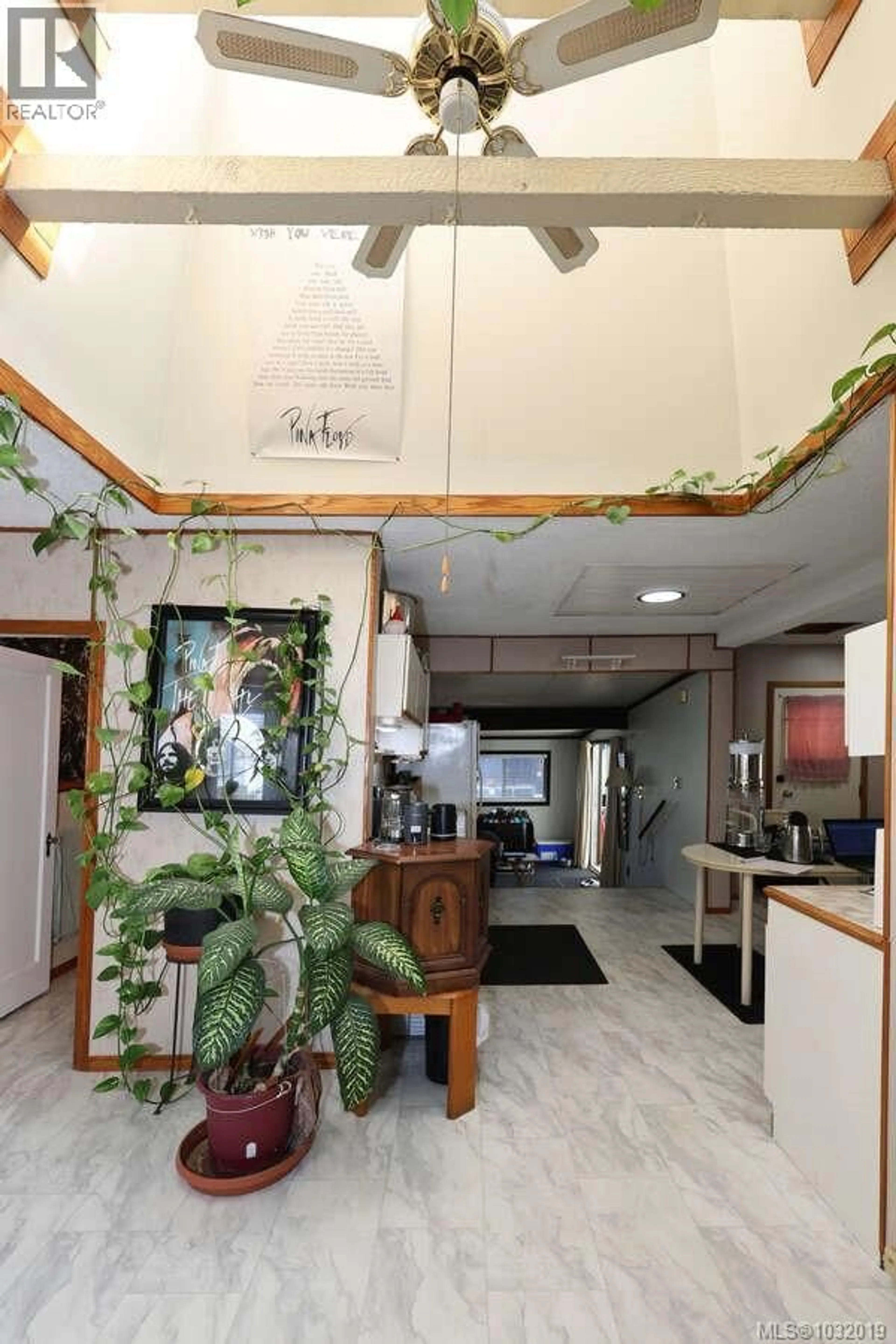 Indoor foyer for 3755 15TH AVENUE, Port Alberni British Columbia V9Y5C7