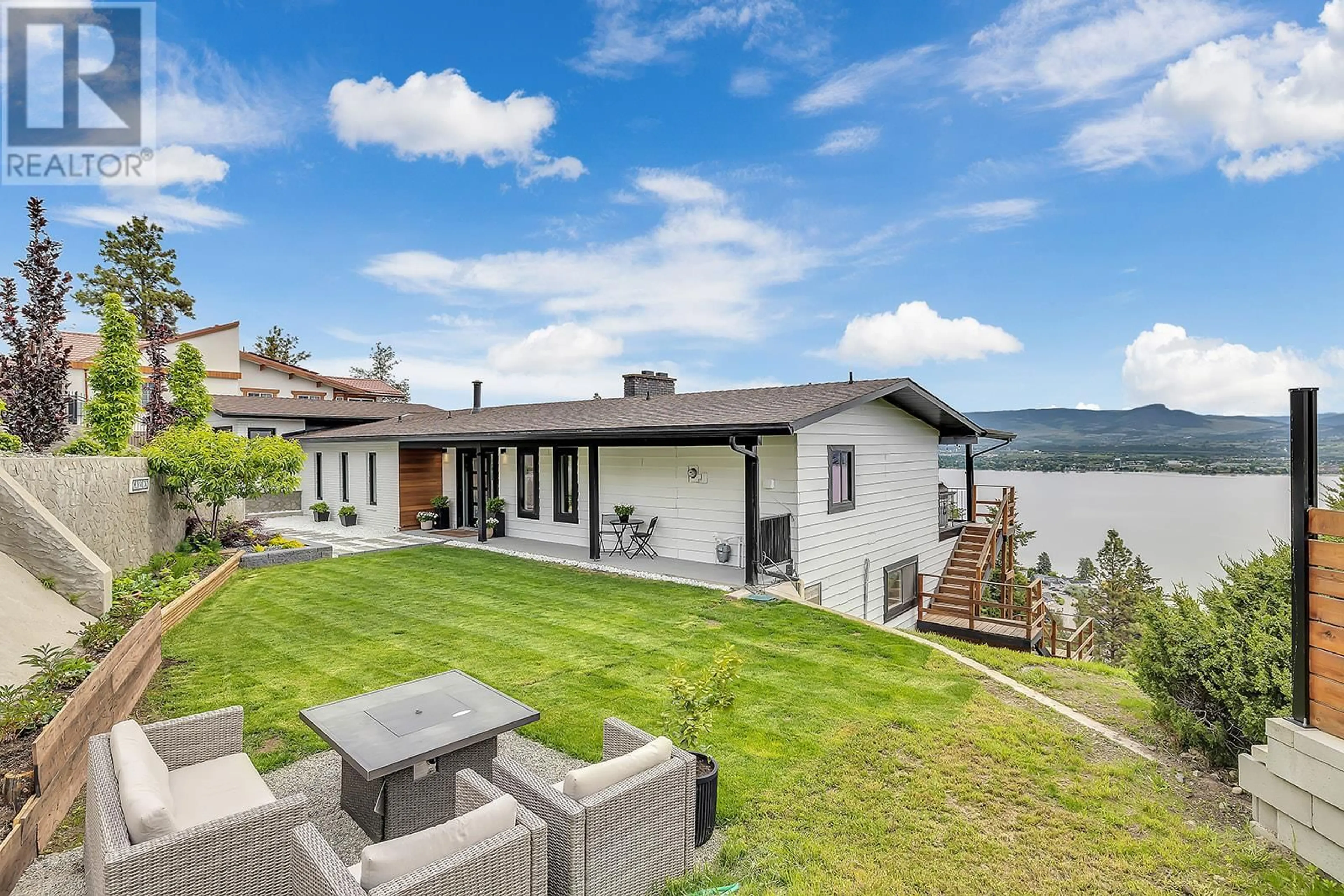 Frontside or backside of a home for 2751 Lakeview Road, West Kelowna British Columbia V1Z1Y5