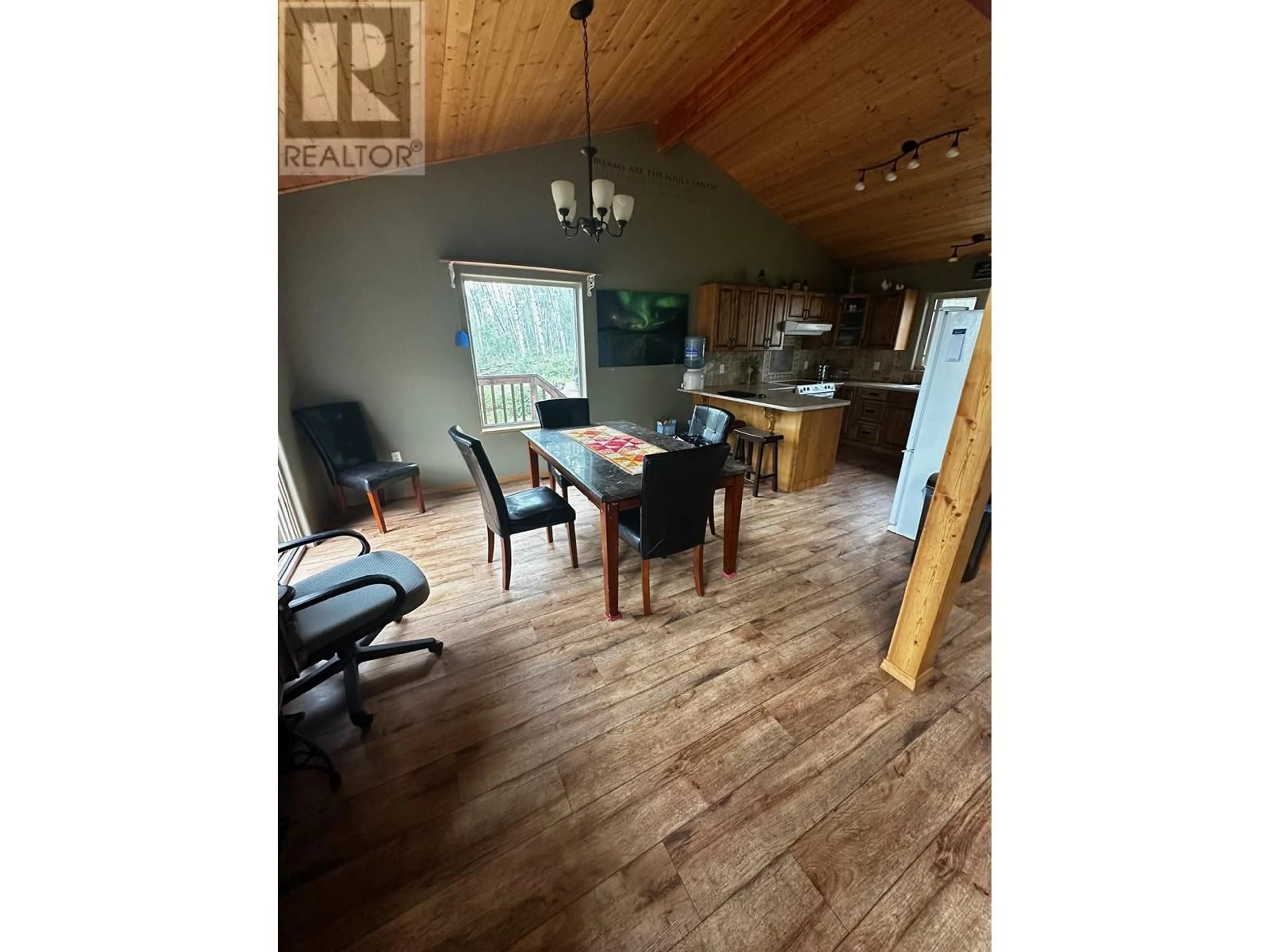 Dining room for 6028 Westall Sub, Chetwynd British Columbia V0C1J0